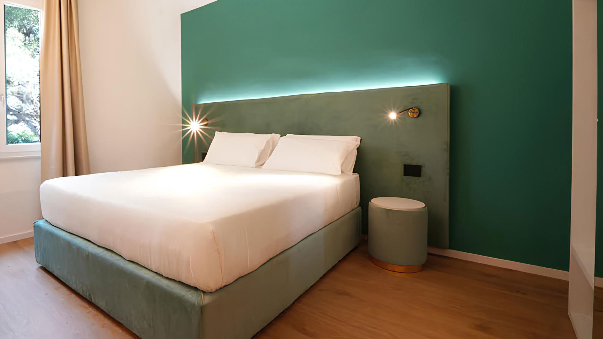 Hotel & Resort 6
