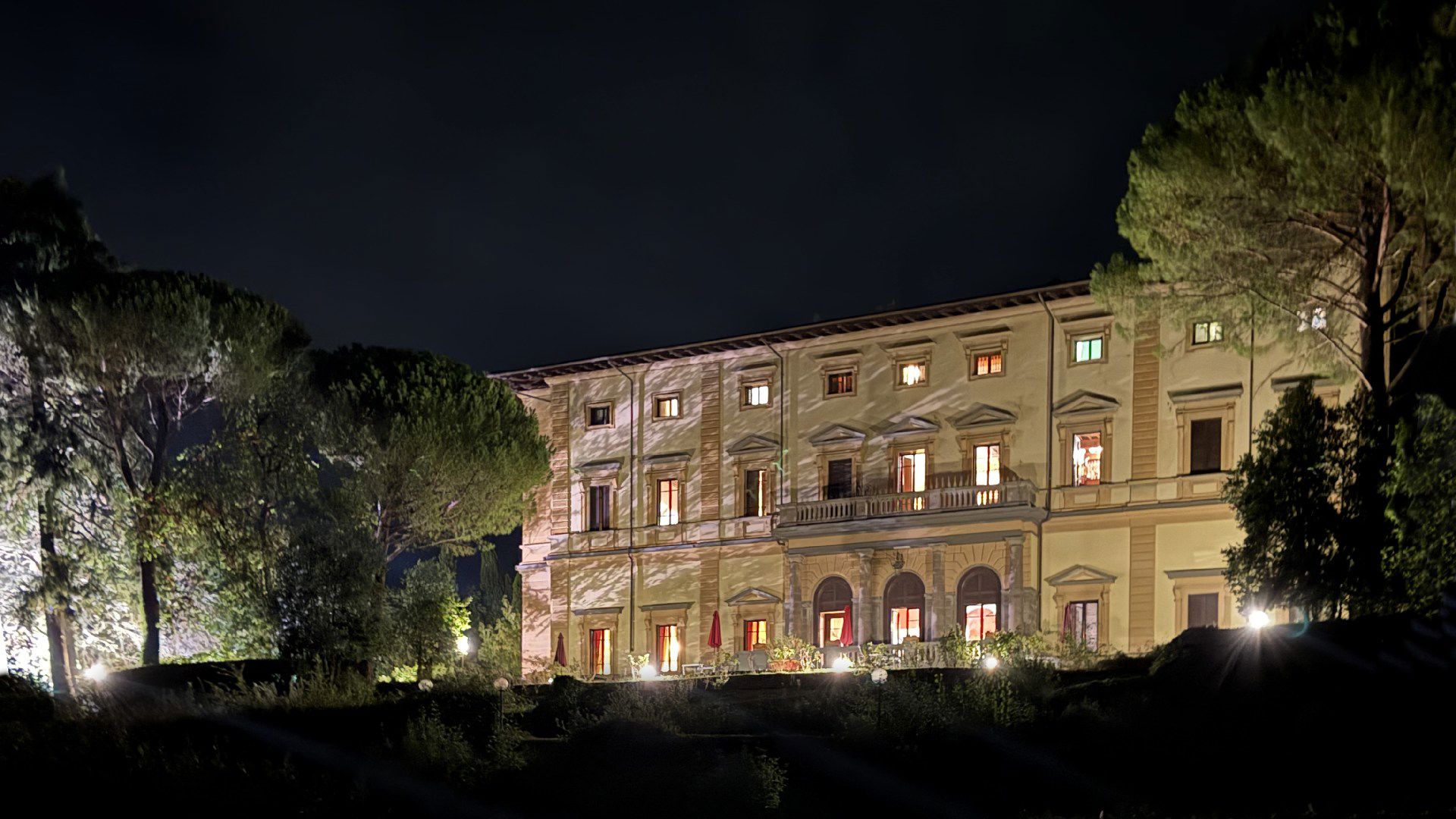 Villa Pitiana di Notte 3