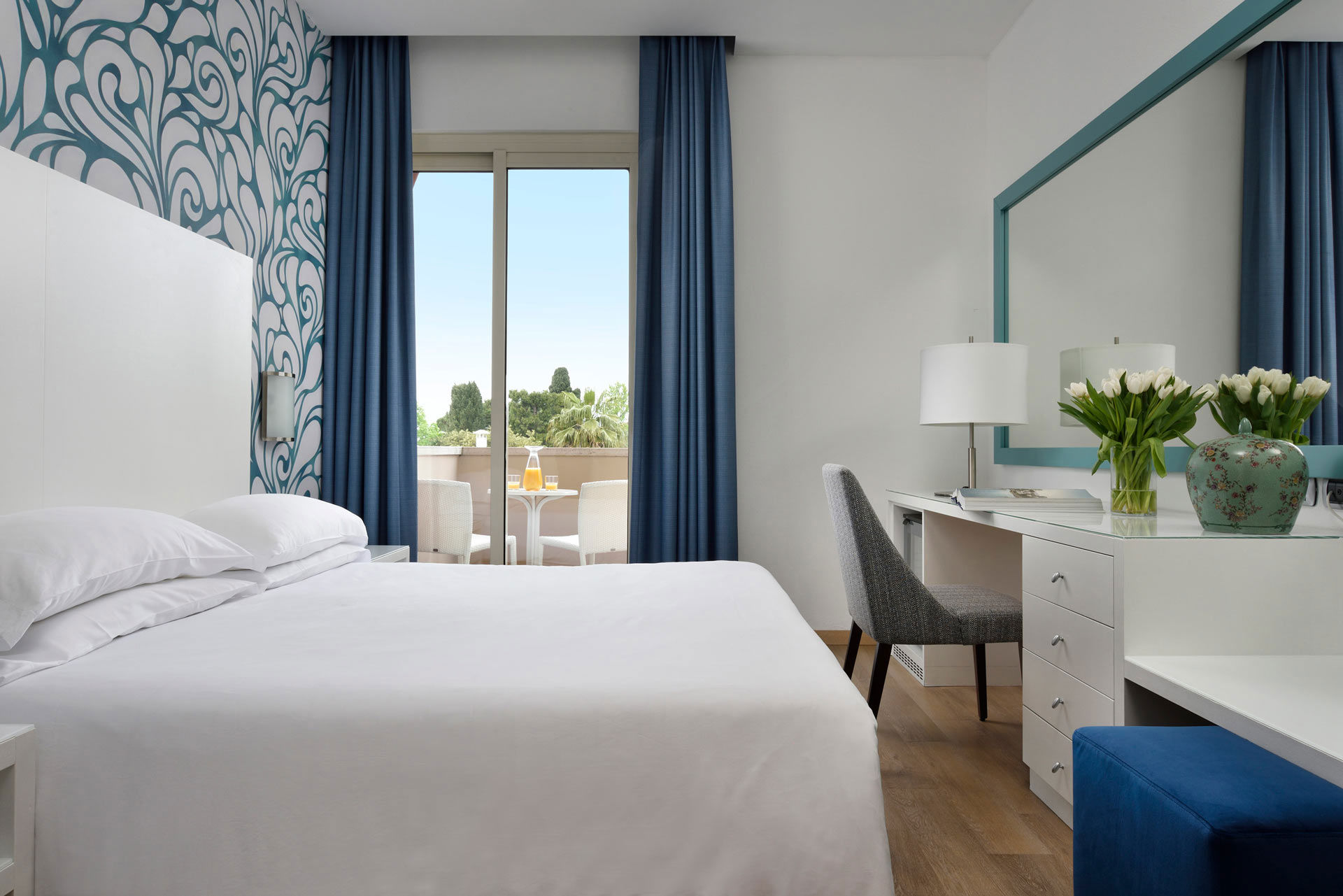 Standard Zimmer - Seitlicher Seeblick