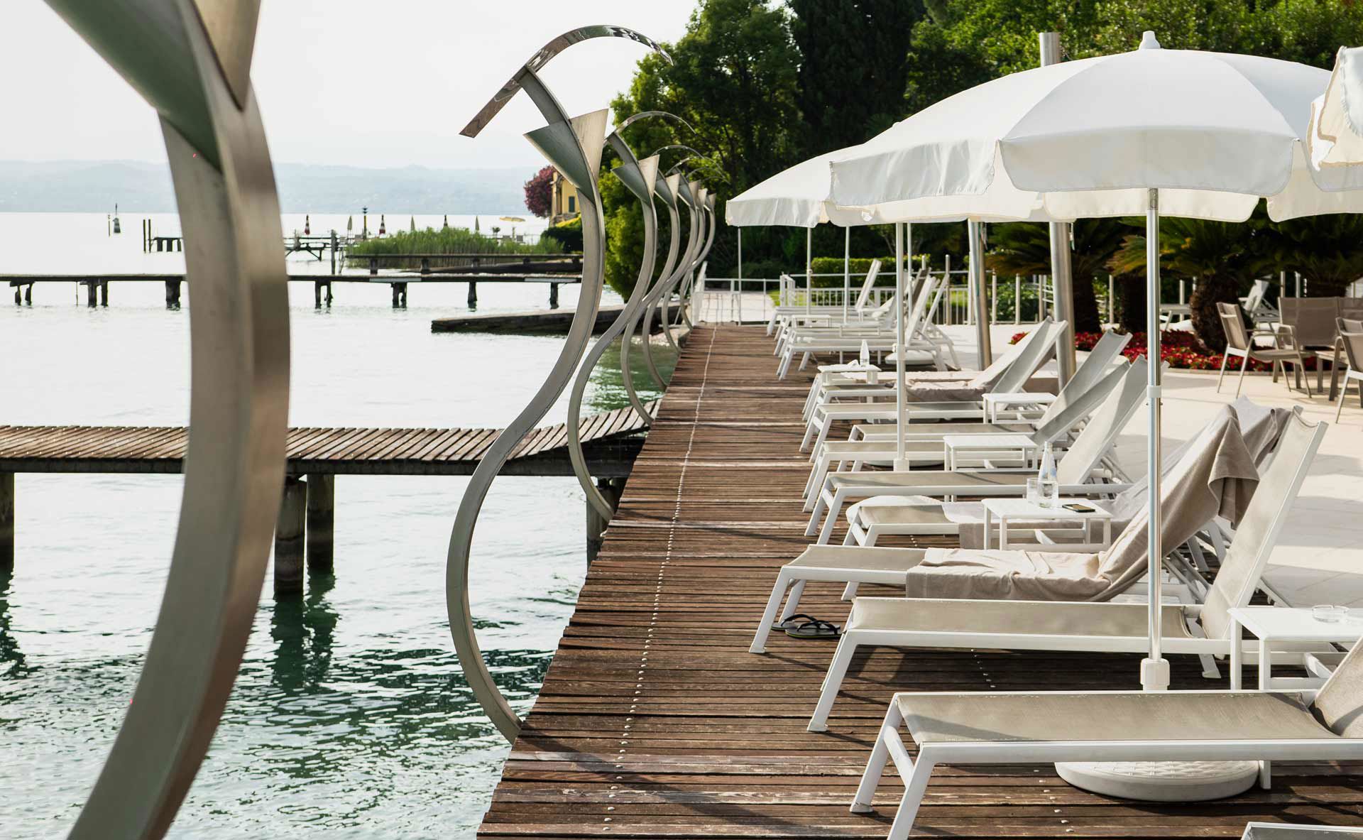 The Terrace - Uninterrupted views of the lake