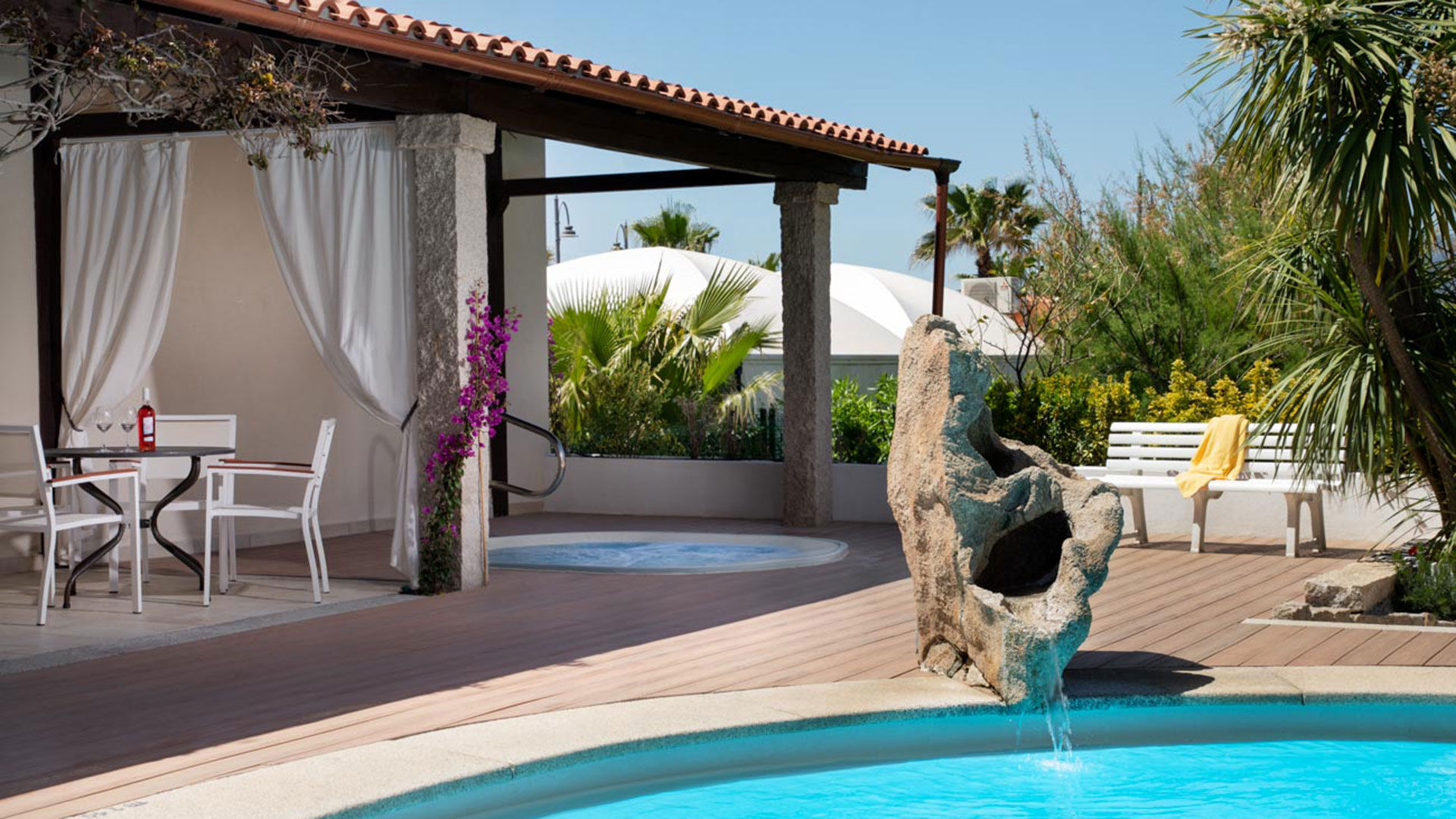 Piscina - Con panorama sulle colline sarde
