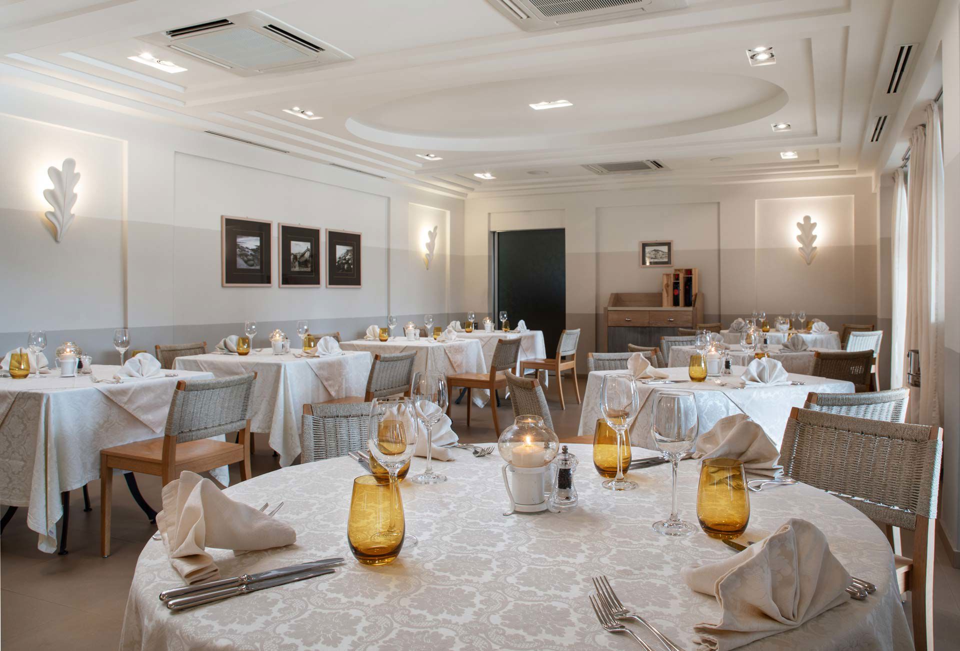 Bar & Restaurant  - Ambiente am Wasser
