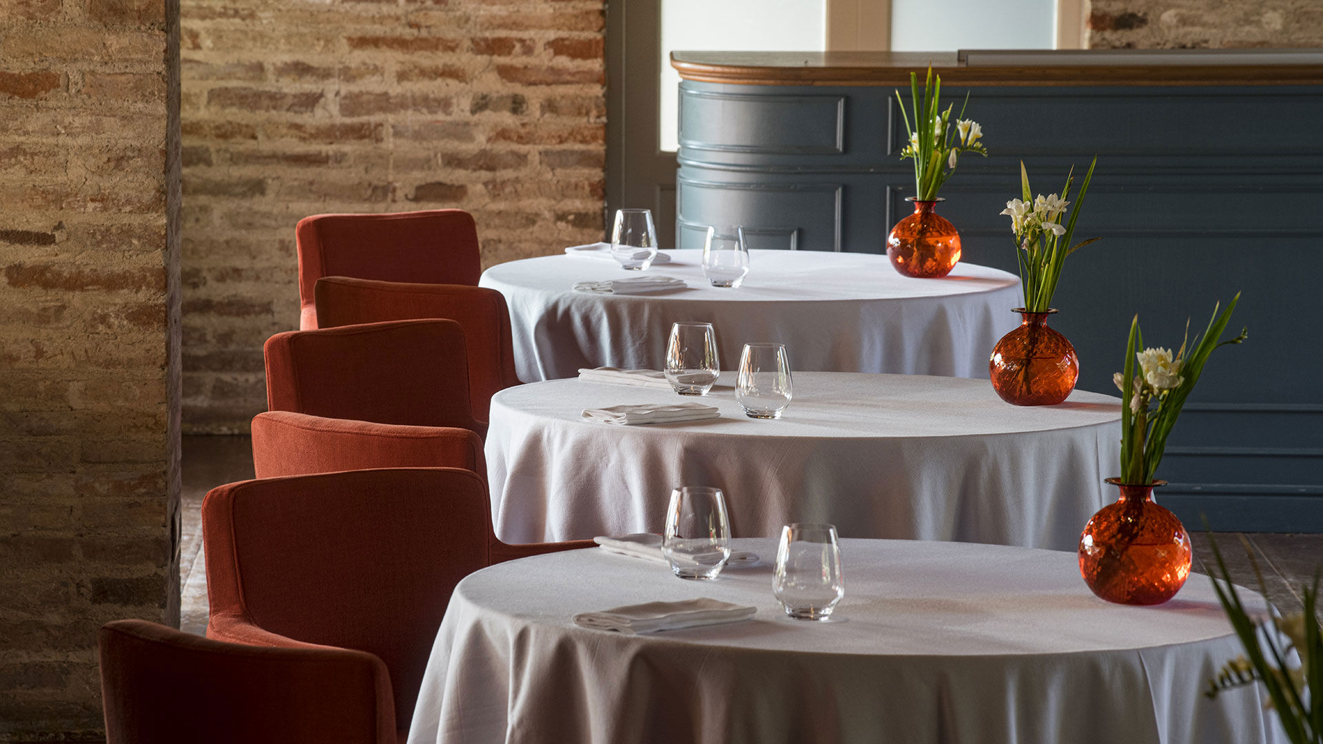 Dettaglio di tavoli interni, Ristorante Poggio Rosso
