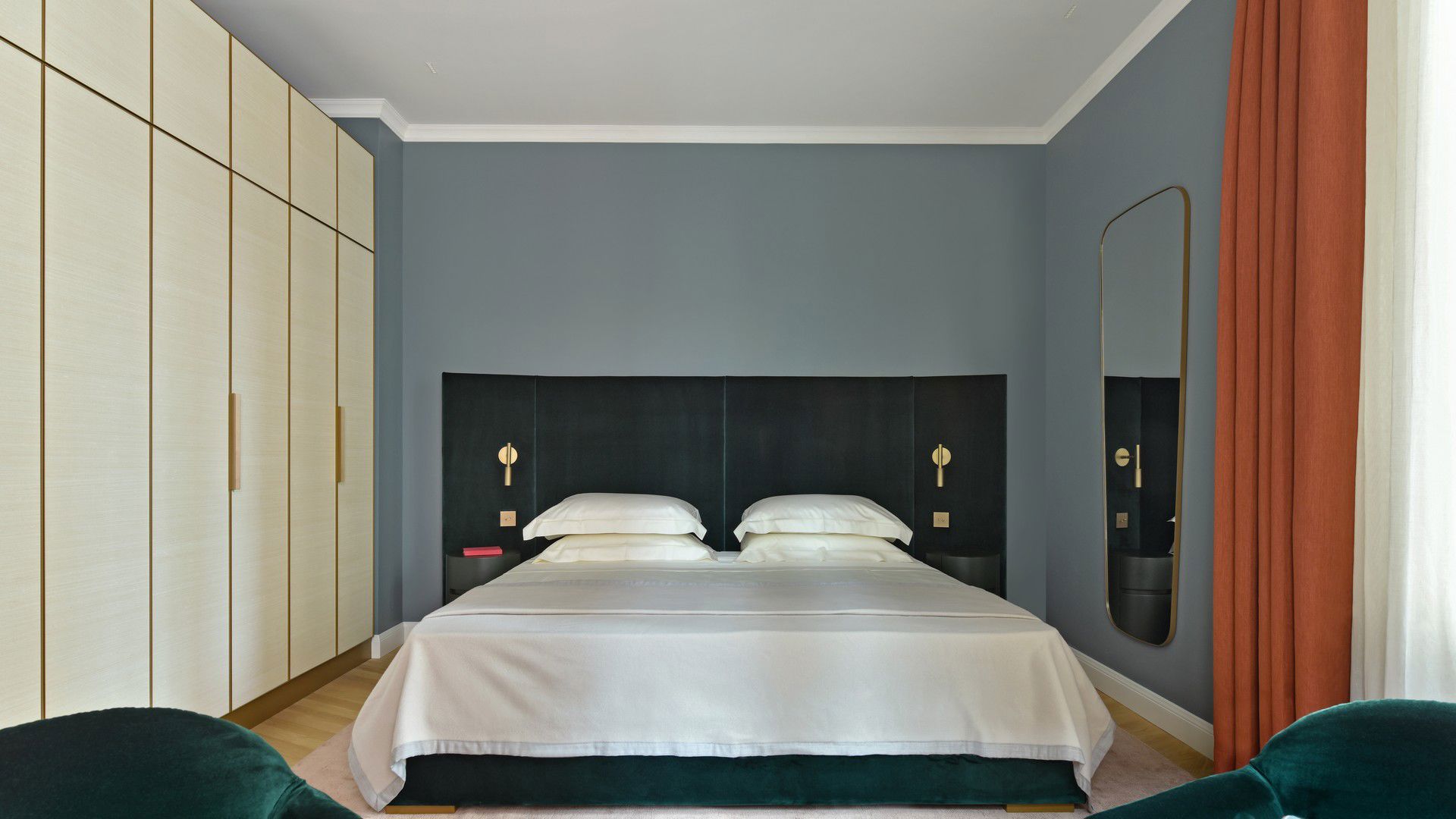 Corner Suite 5