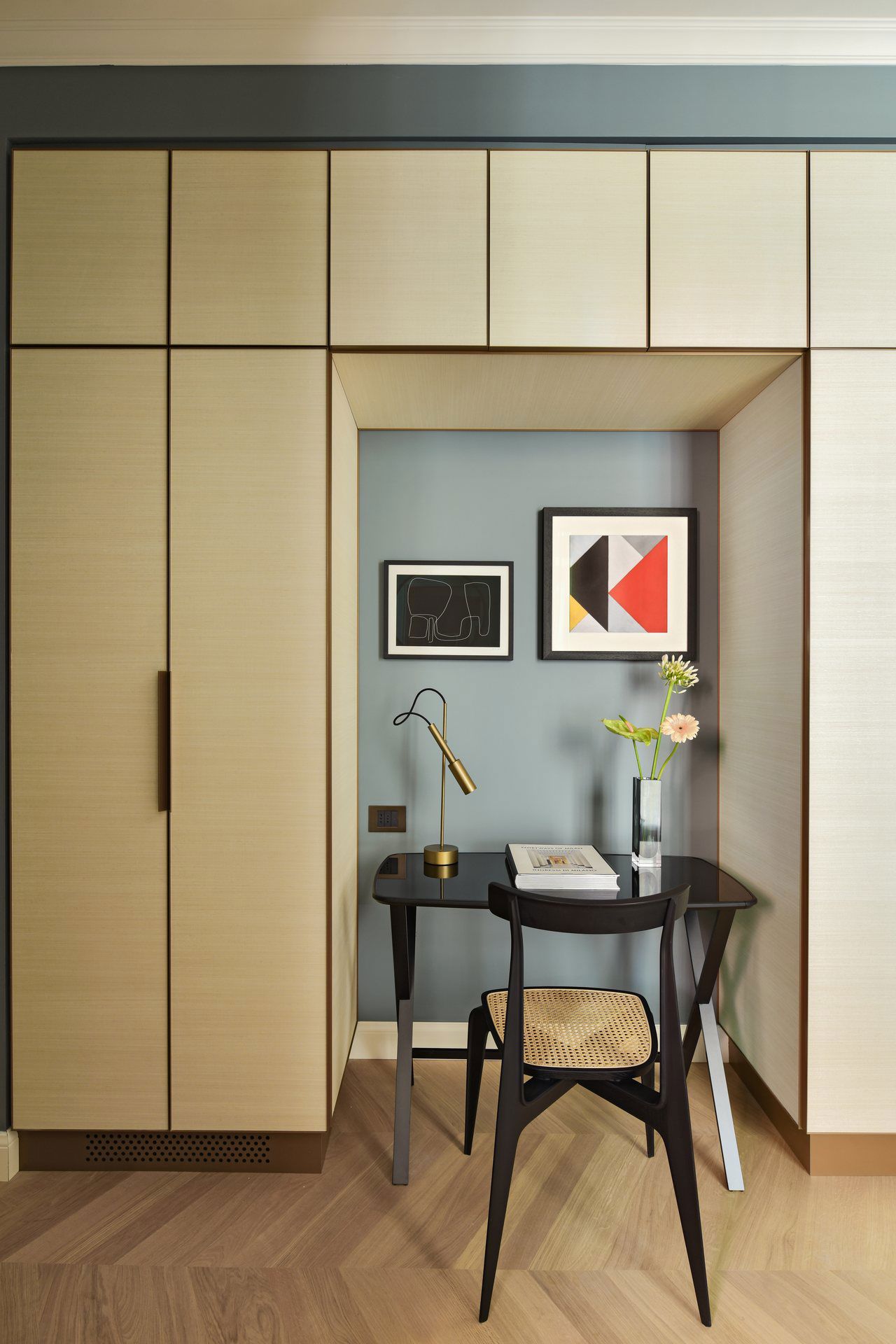 Gallery 32