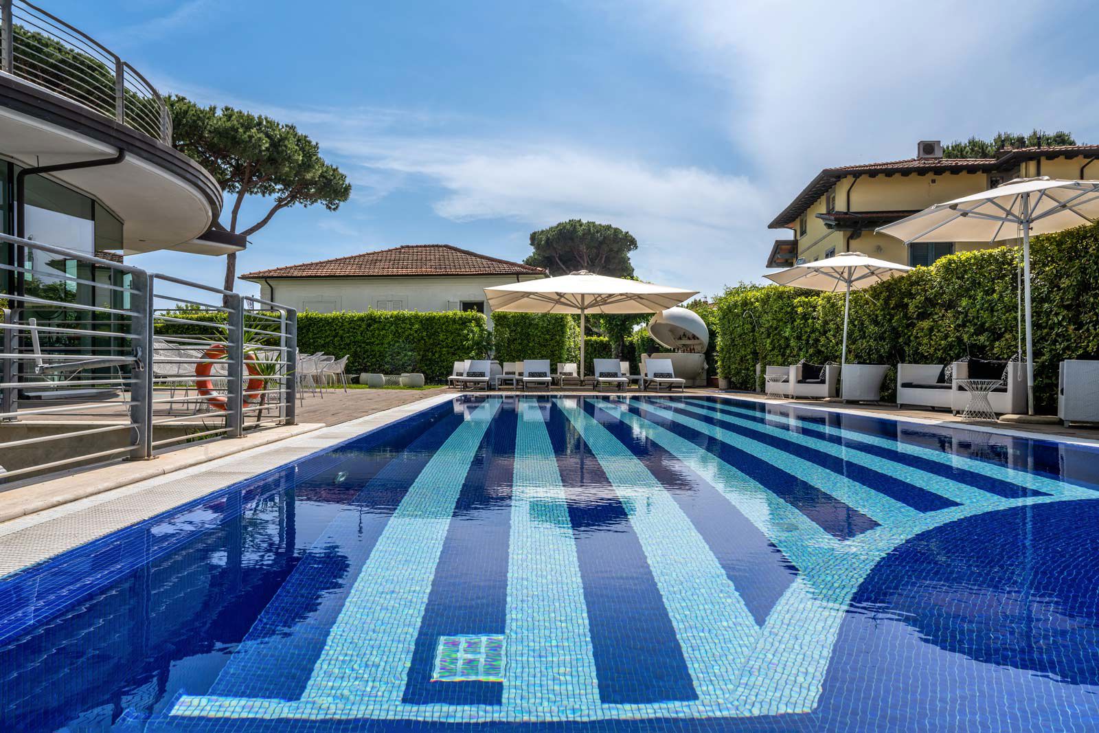 Бассейн и пляж  16