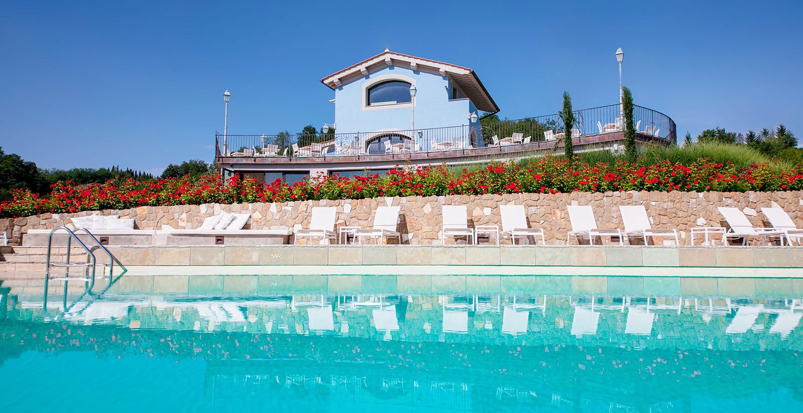 Holiday villas in Italy with pool 2