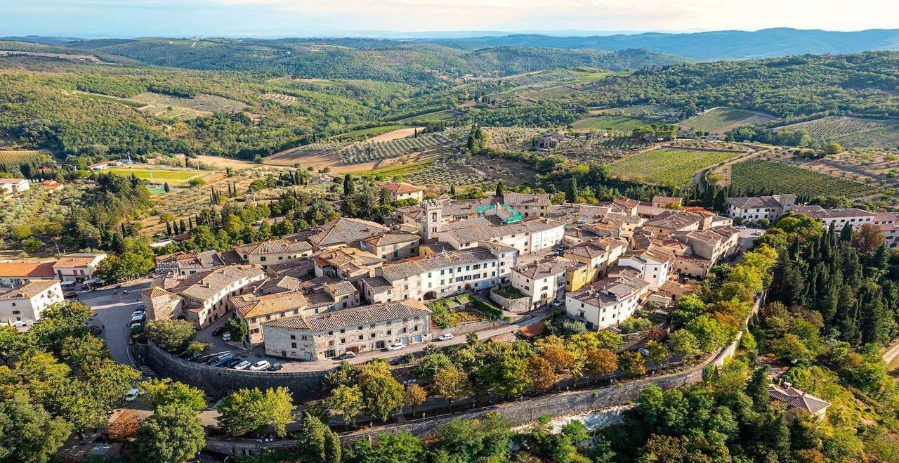 A historic residence in Chianti 18