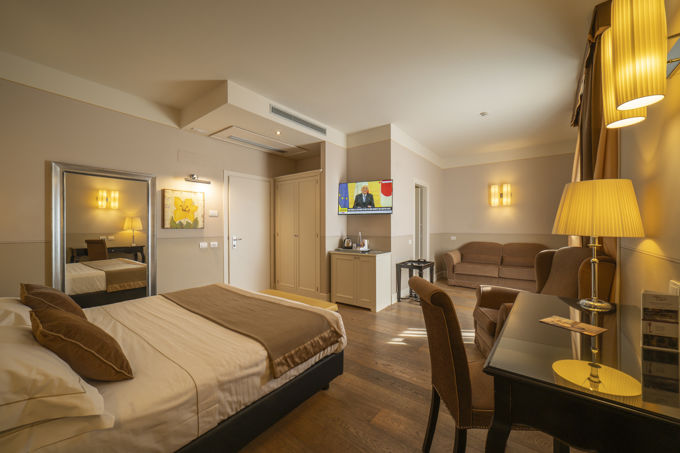 Junior Suite 8