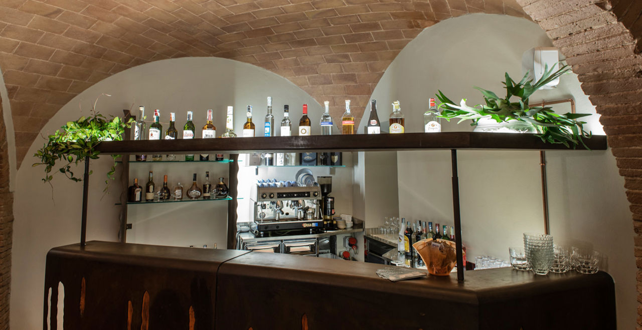 Lounge Bar  6