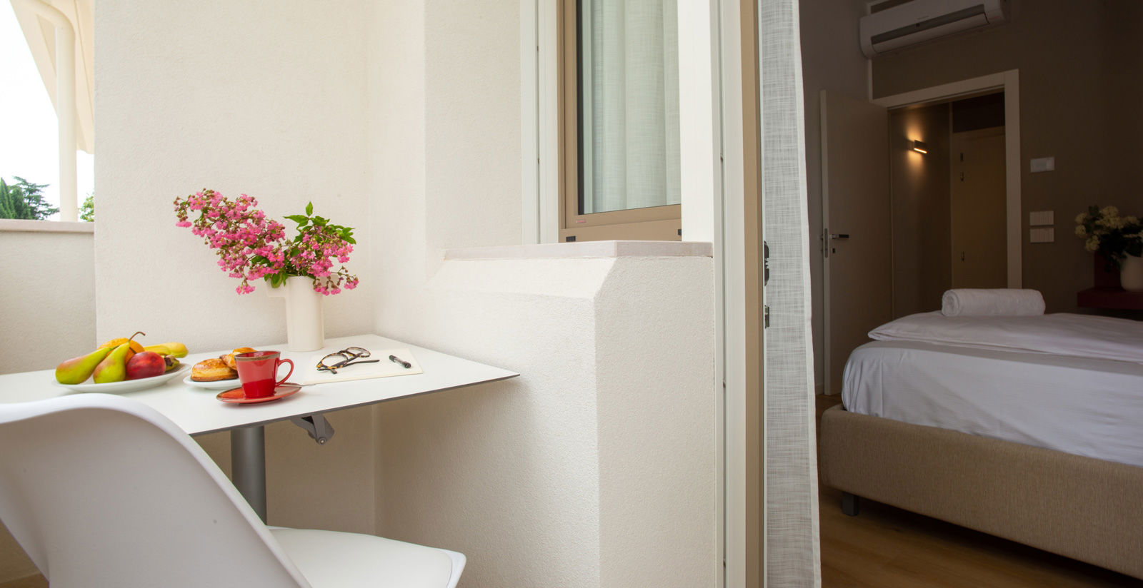 Single Room with Terrace 4