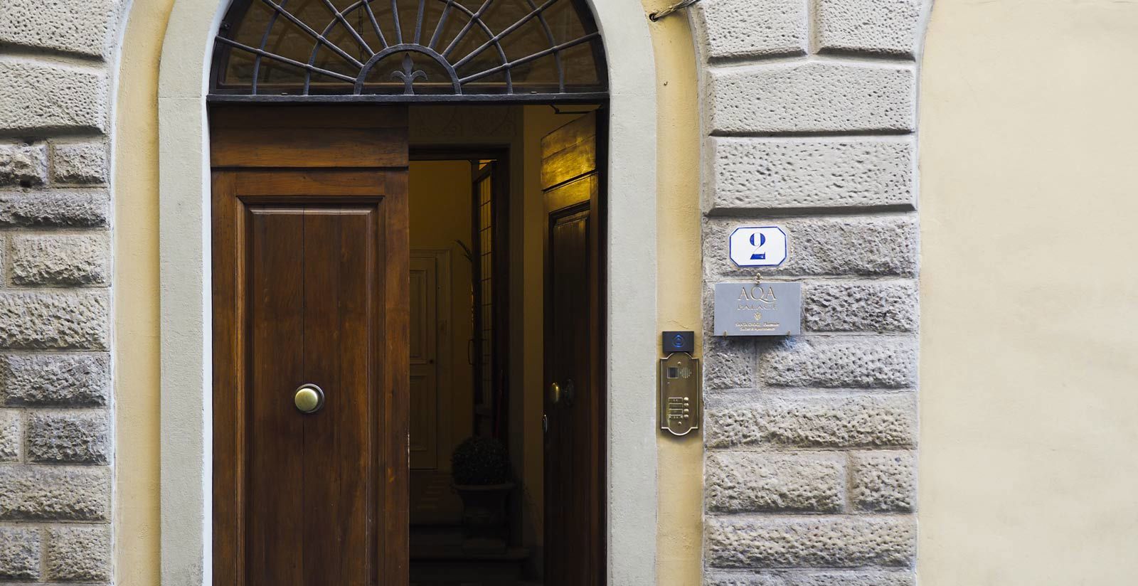 Aqa Palace - Benvenuti a Aqa Palace 7