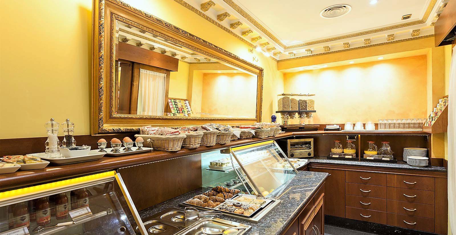 Hotel di lusso con colazione vicino Piazza di Spagna Roma 5