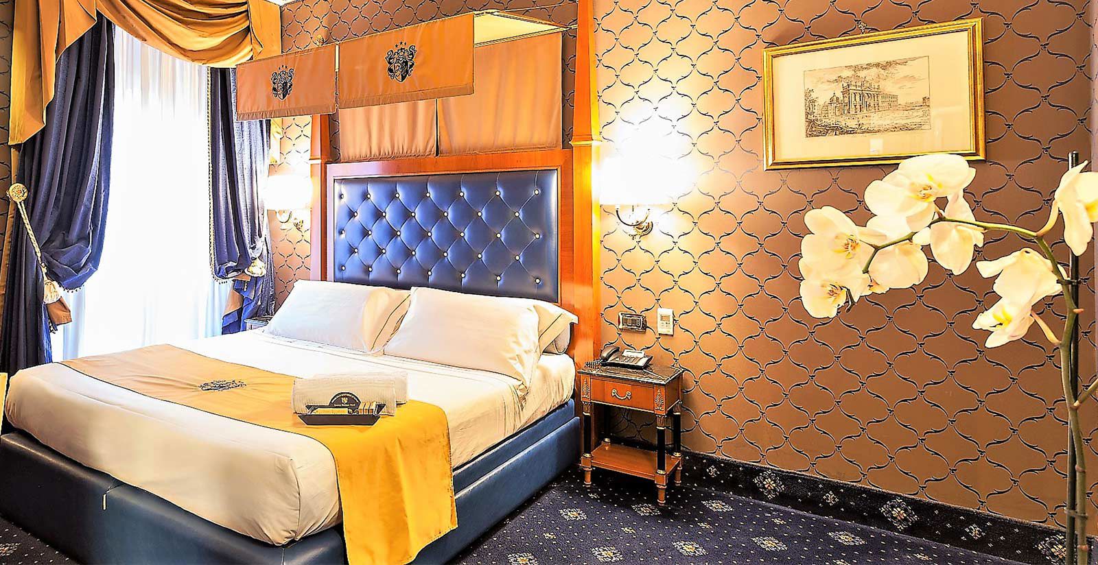 Deluxe with exterior views 7