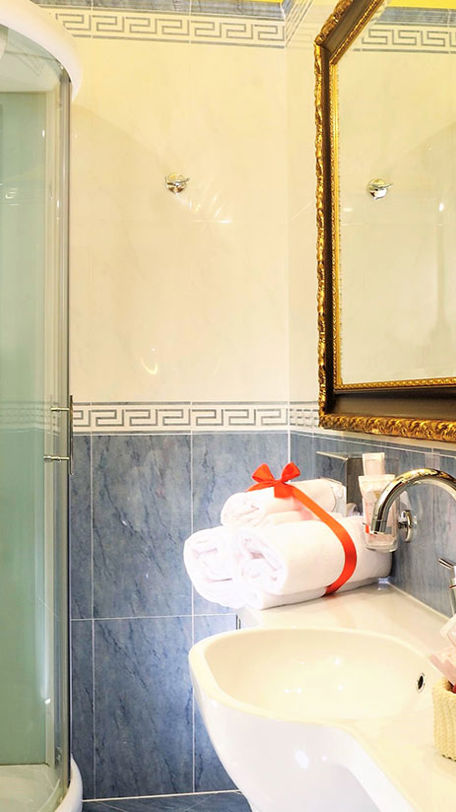 Luxury hotel for families near The Spanish Steps Rome 5