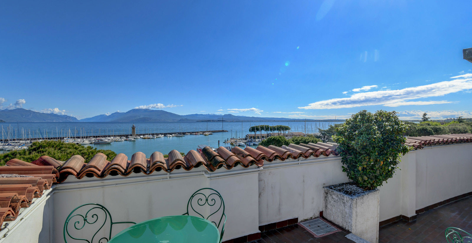 Apartment with lake view 6