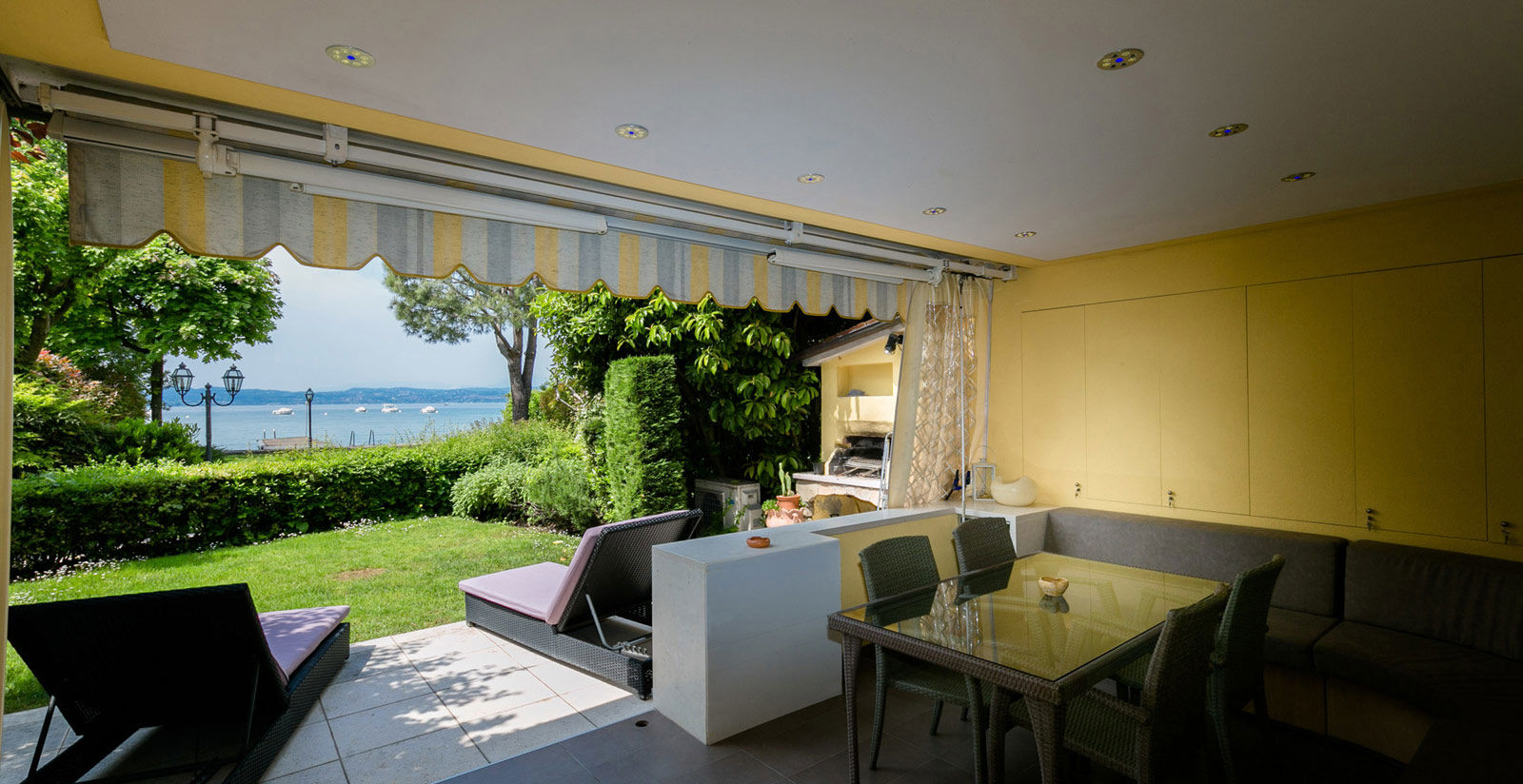 Primavera Luxury with Garden Lake View 4