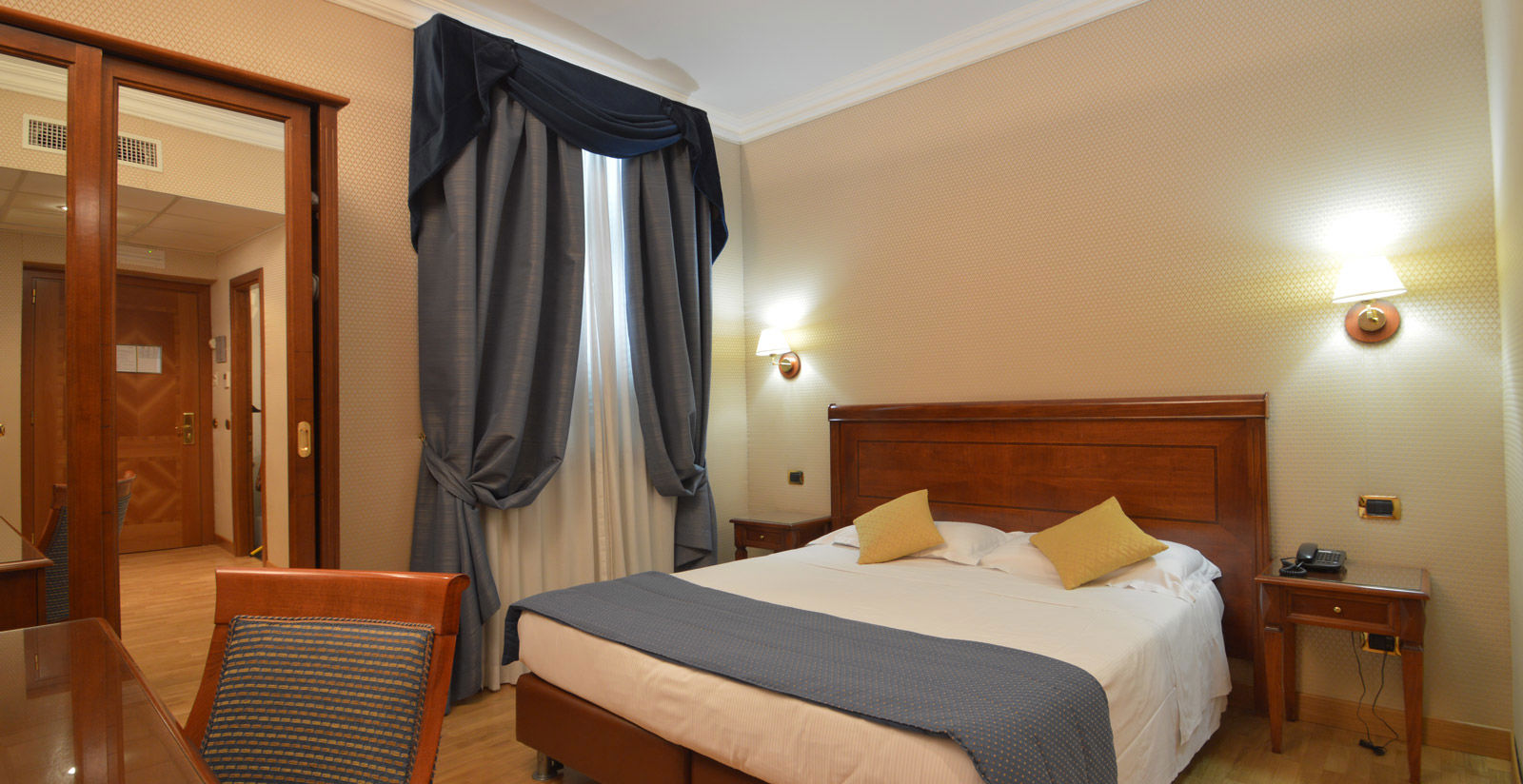 Camera Superior Matrinoniale con Vasca idromassaggio jacuzzi 7