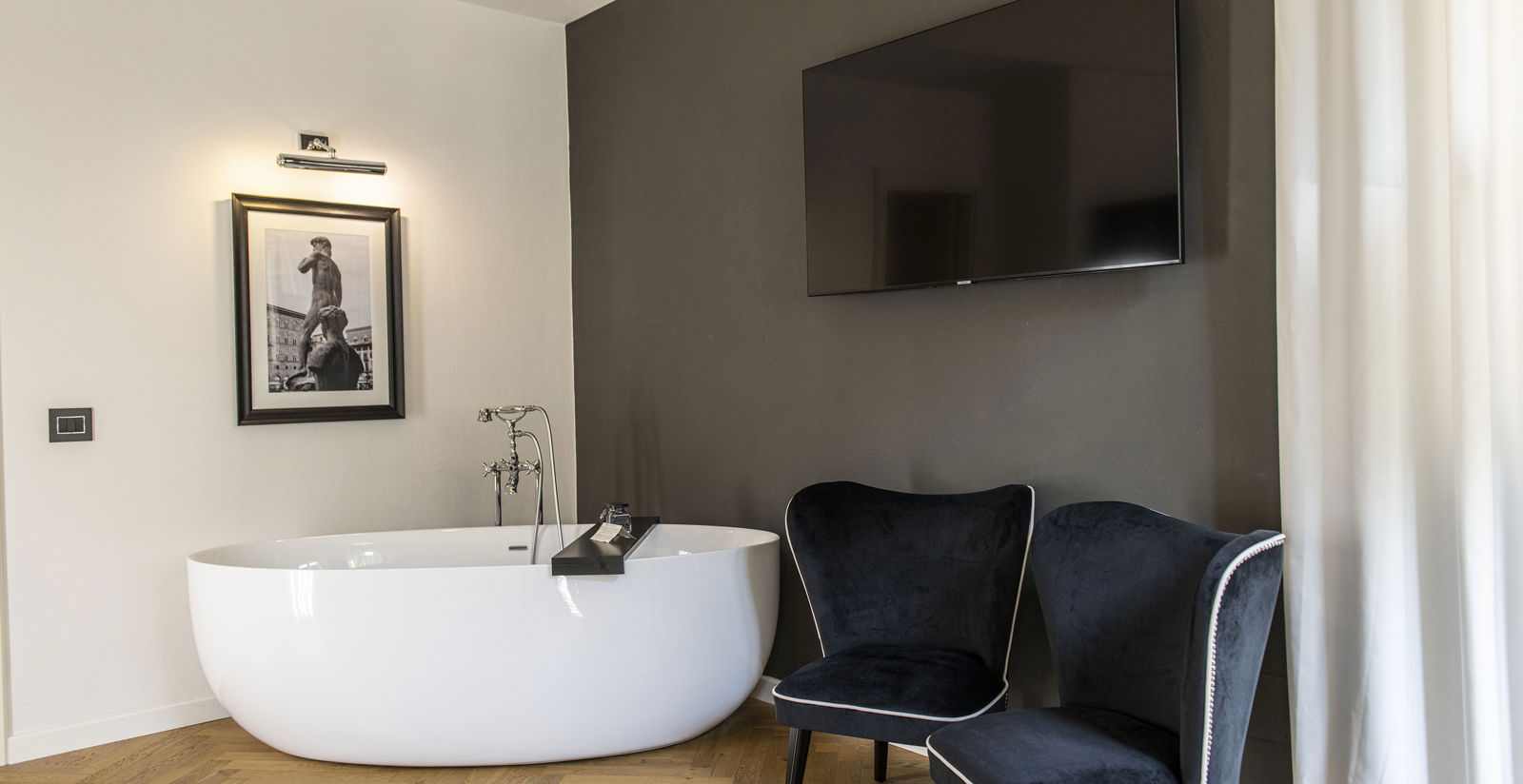 UFFIZI EXECUTIVE SUITE 5 UFFIZI EXECUTIVE SUITE 5