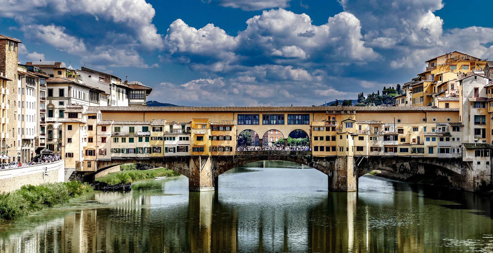 Boat experience on the Arno river in Florence  5