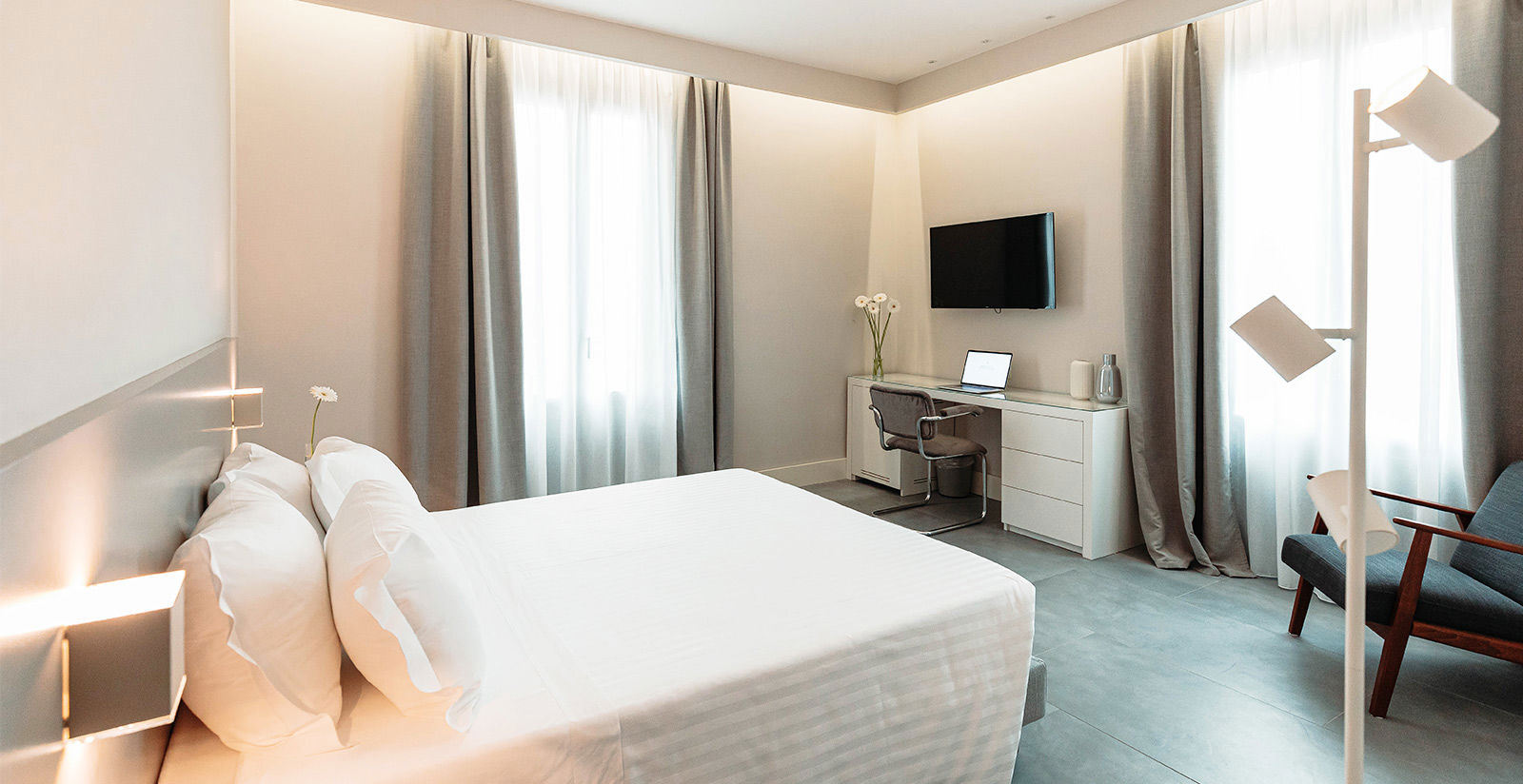 Connecting rooms 8 Connecting rooms 8