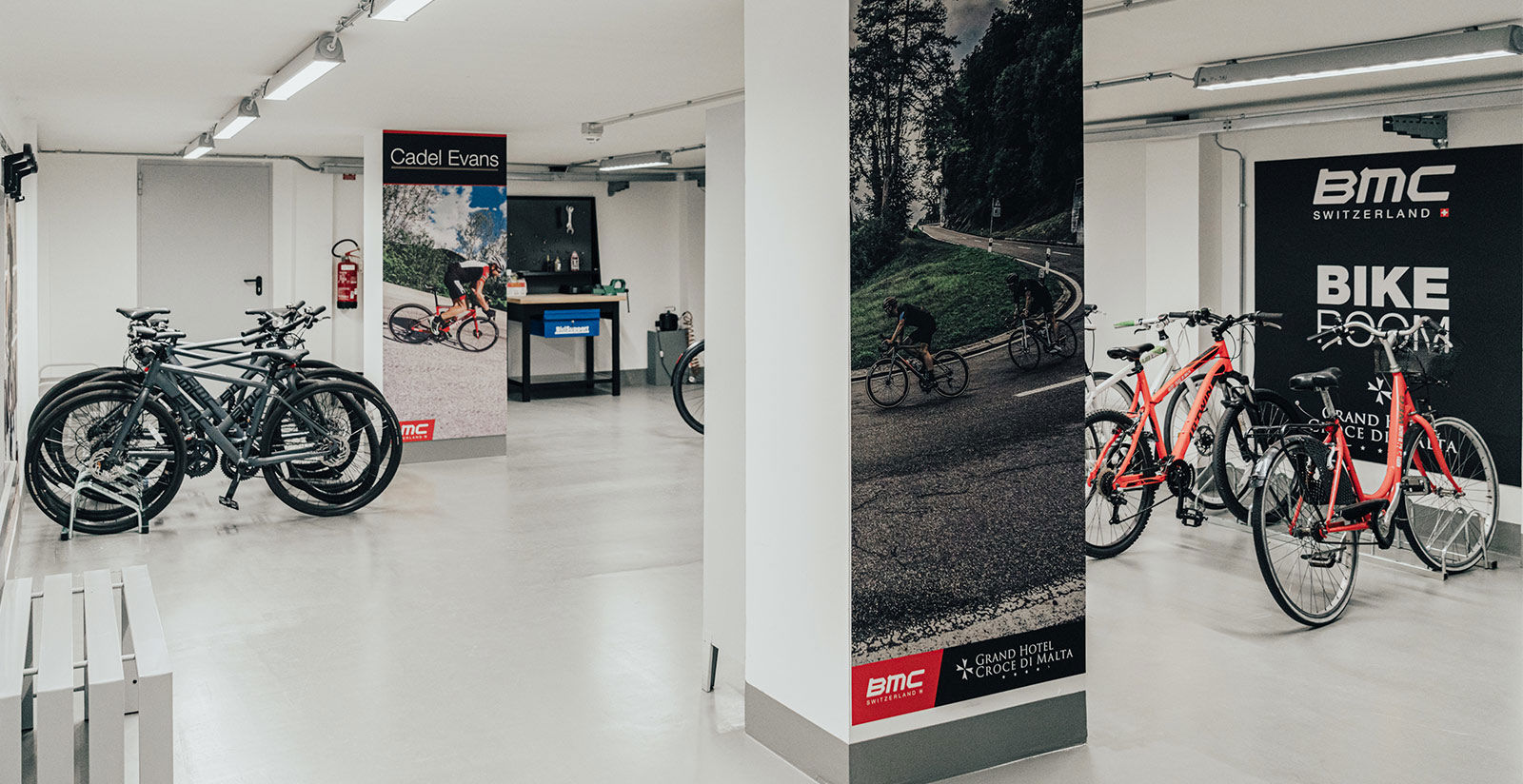 Montecatini Terme hotel with bike room 6