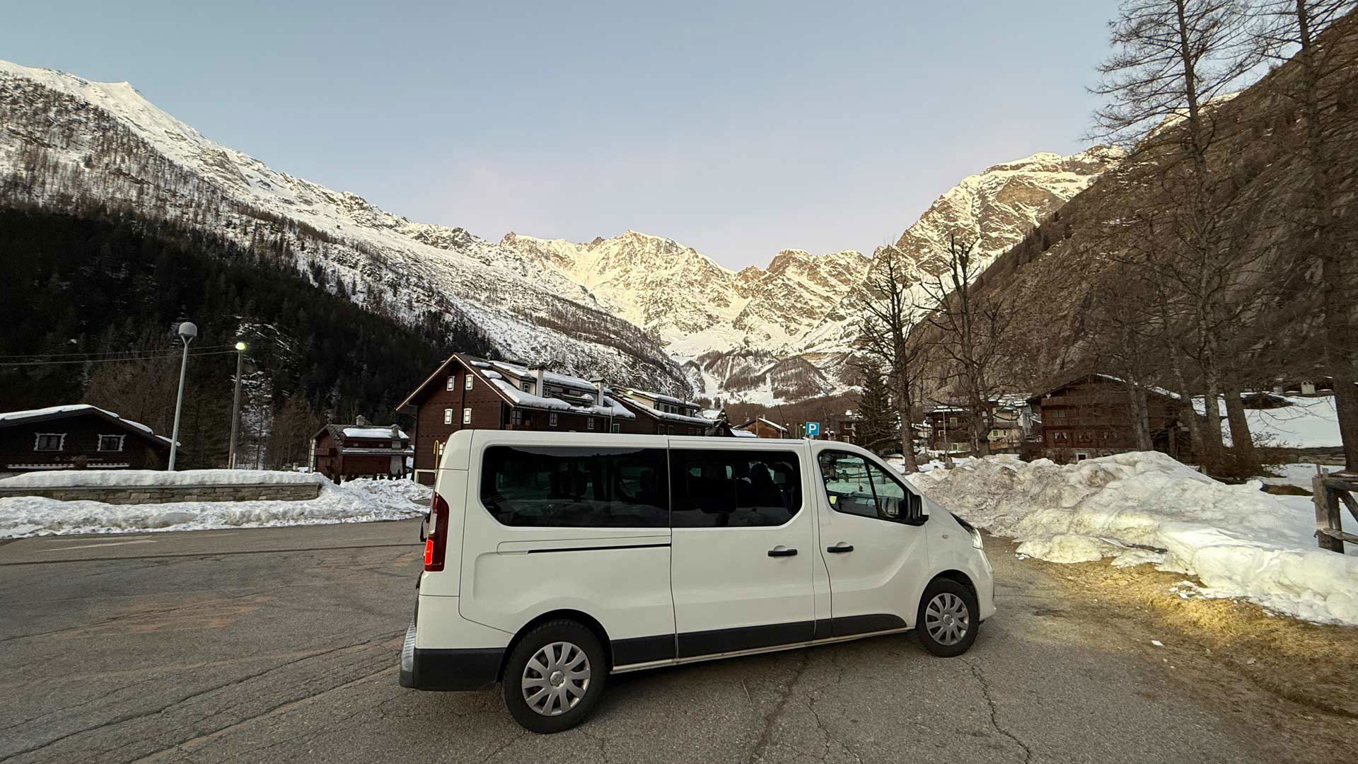 Car Rental with Driver 3