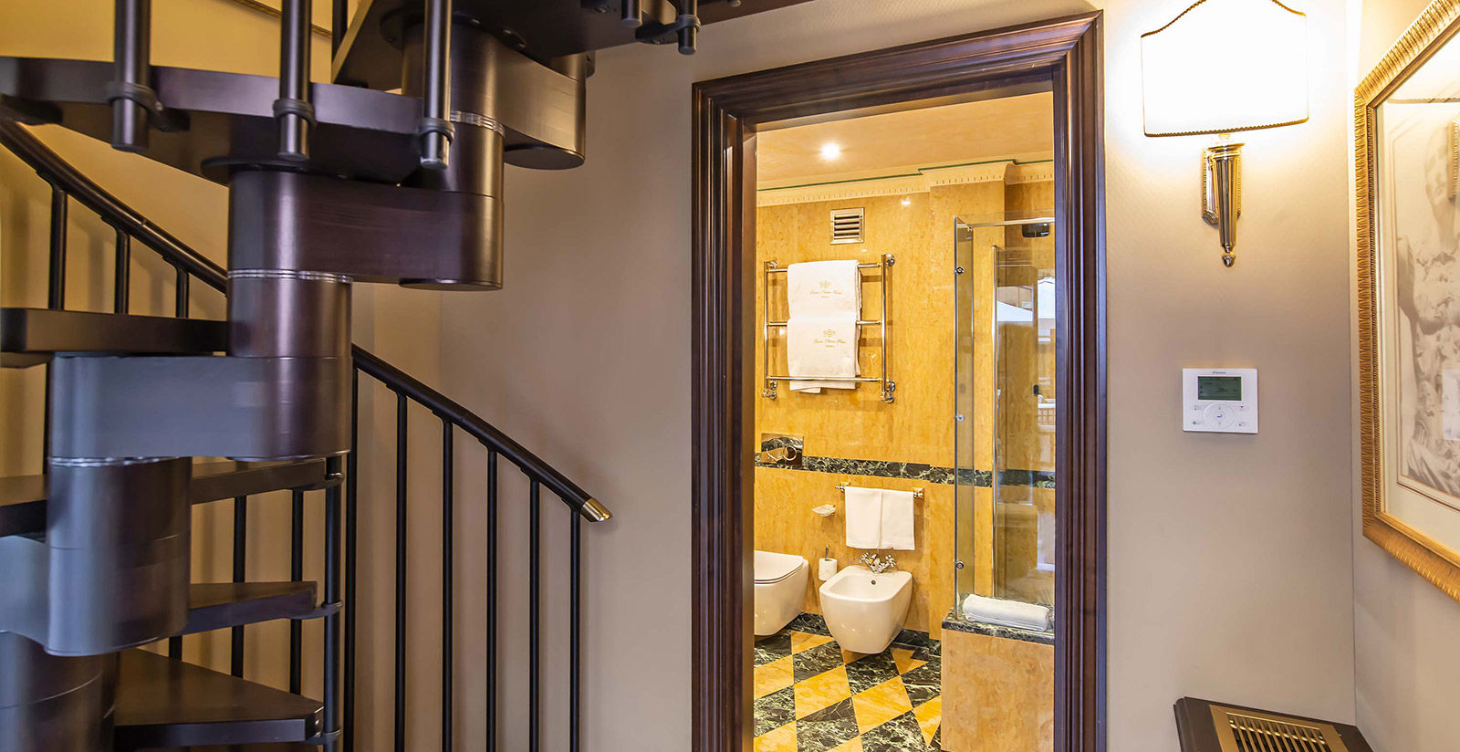 Premium Central Court 4