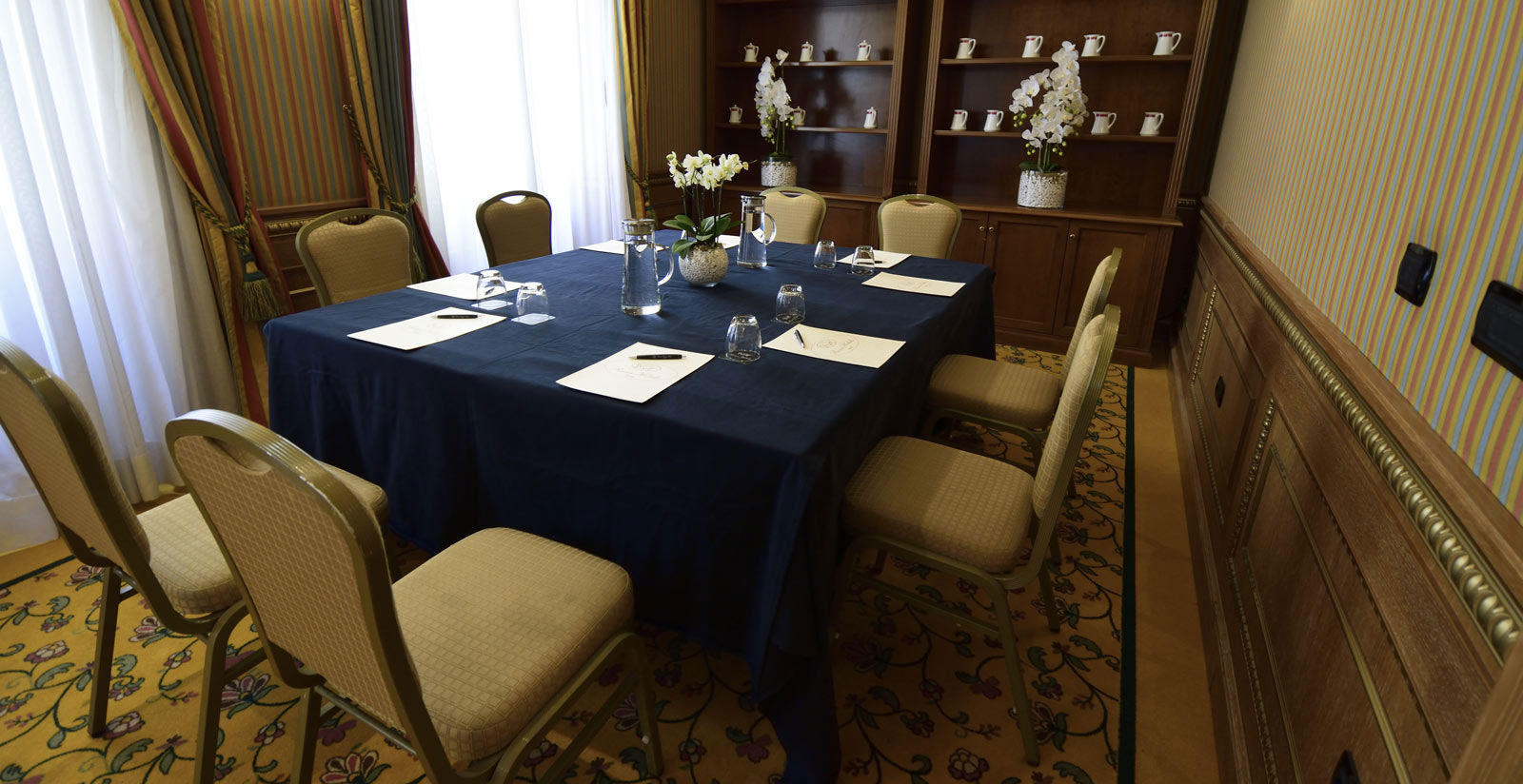 Sala Meeting 12 Sala Meeting 12