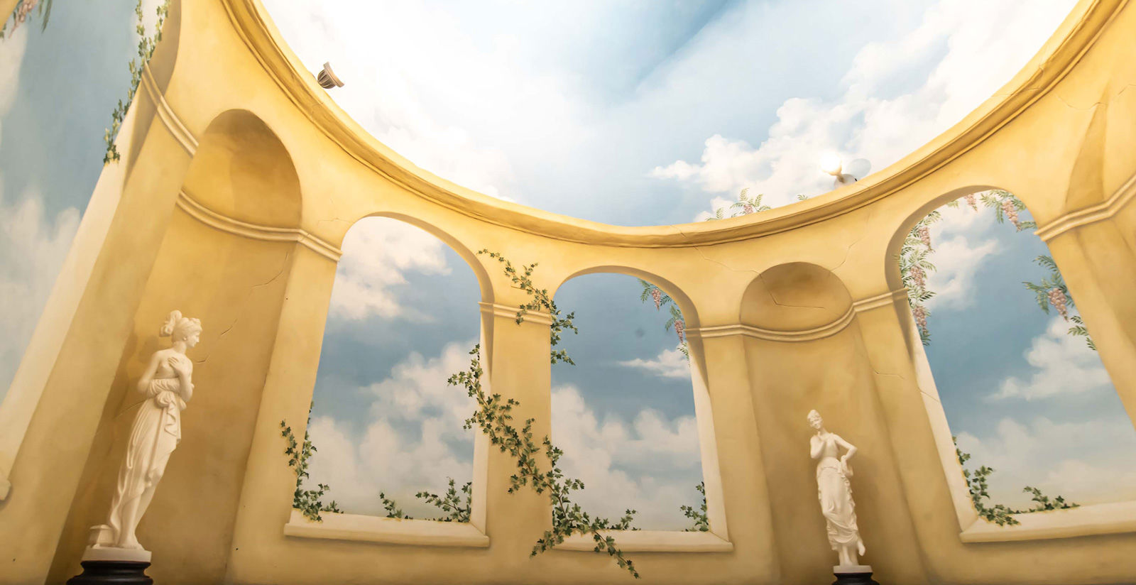 Superior Jacuzzi quadruple room 7