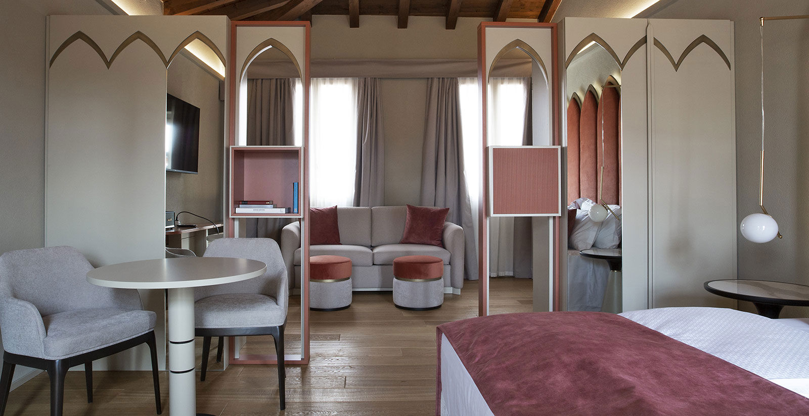 Suite Superior with Balcony and Extra Large Jacuzzi 4