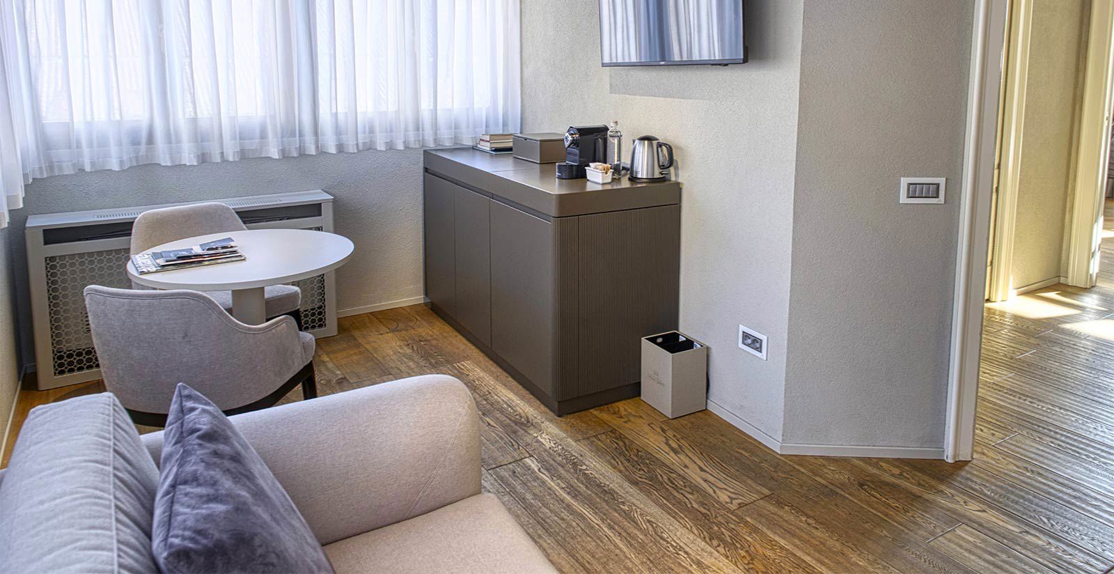 Suite Deluxe con balcone e vasca idromassaggio  5