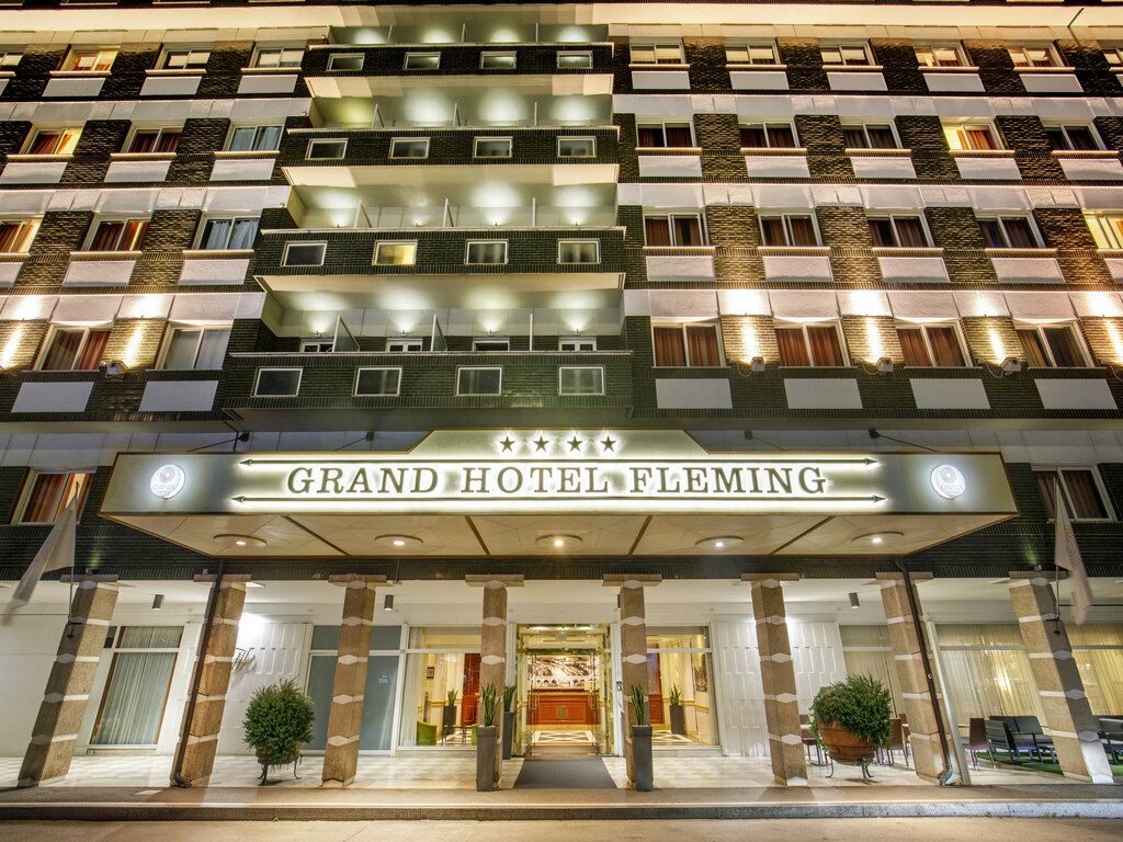 Hotel 9