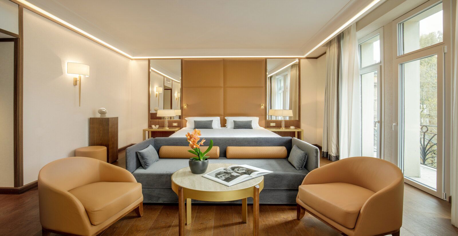 Hotel 8