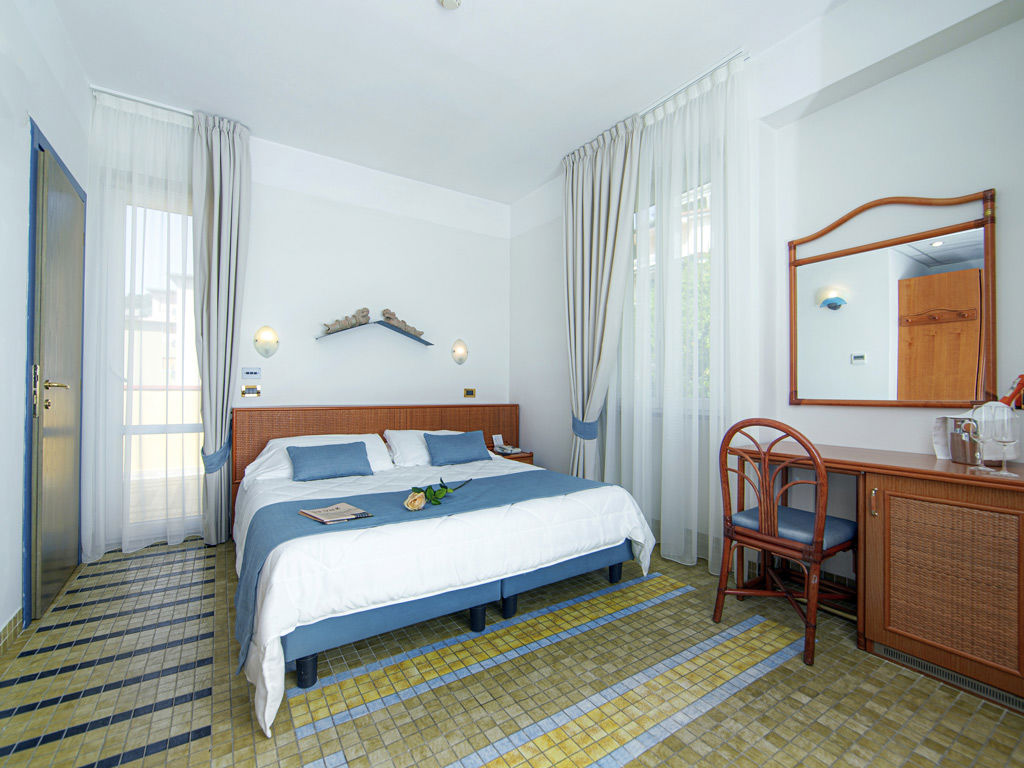 hoteldellabaiagallery/gallery_doppiavistamare.jpg hoteldellabaiagallery/gallery_doppiavistamare.jpg