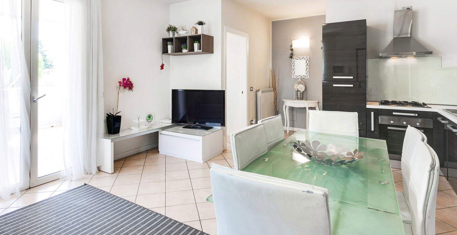 4 - Piazza Malvezzi 10 4 - Piazza Malvezzi 10