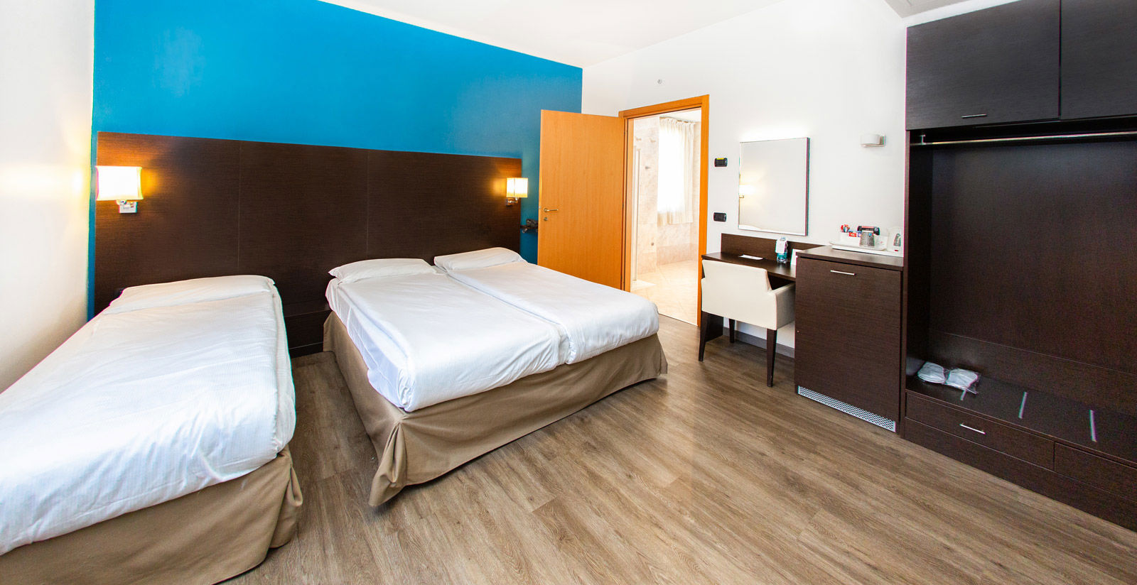 Camera Superior - Tripla 6