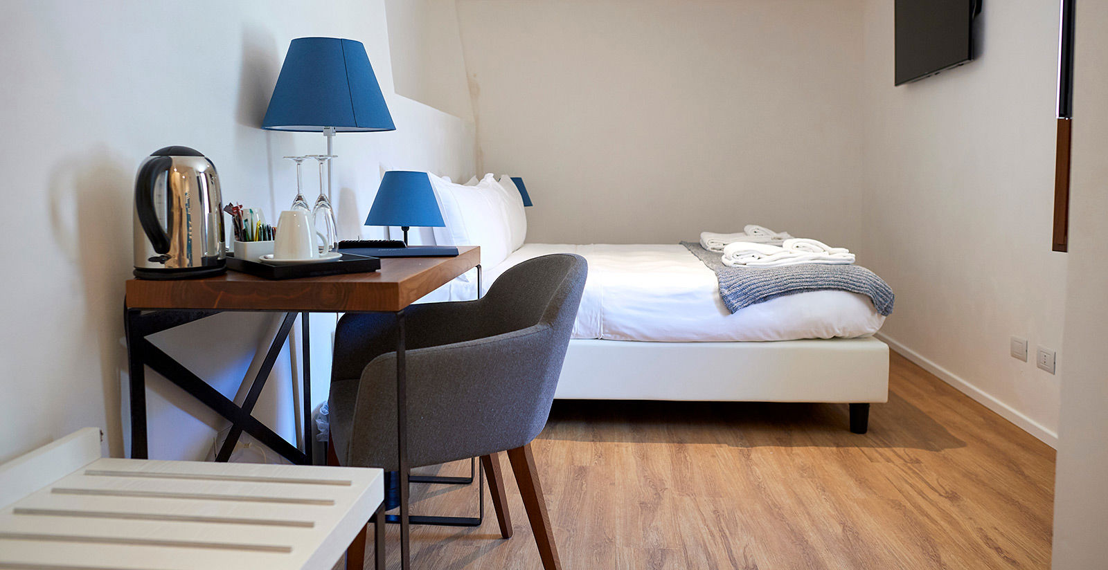 THE ROOMS OF THE BOUTIQUE HOTEL SOPRA LE MURA 5