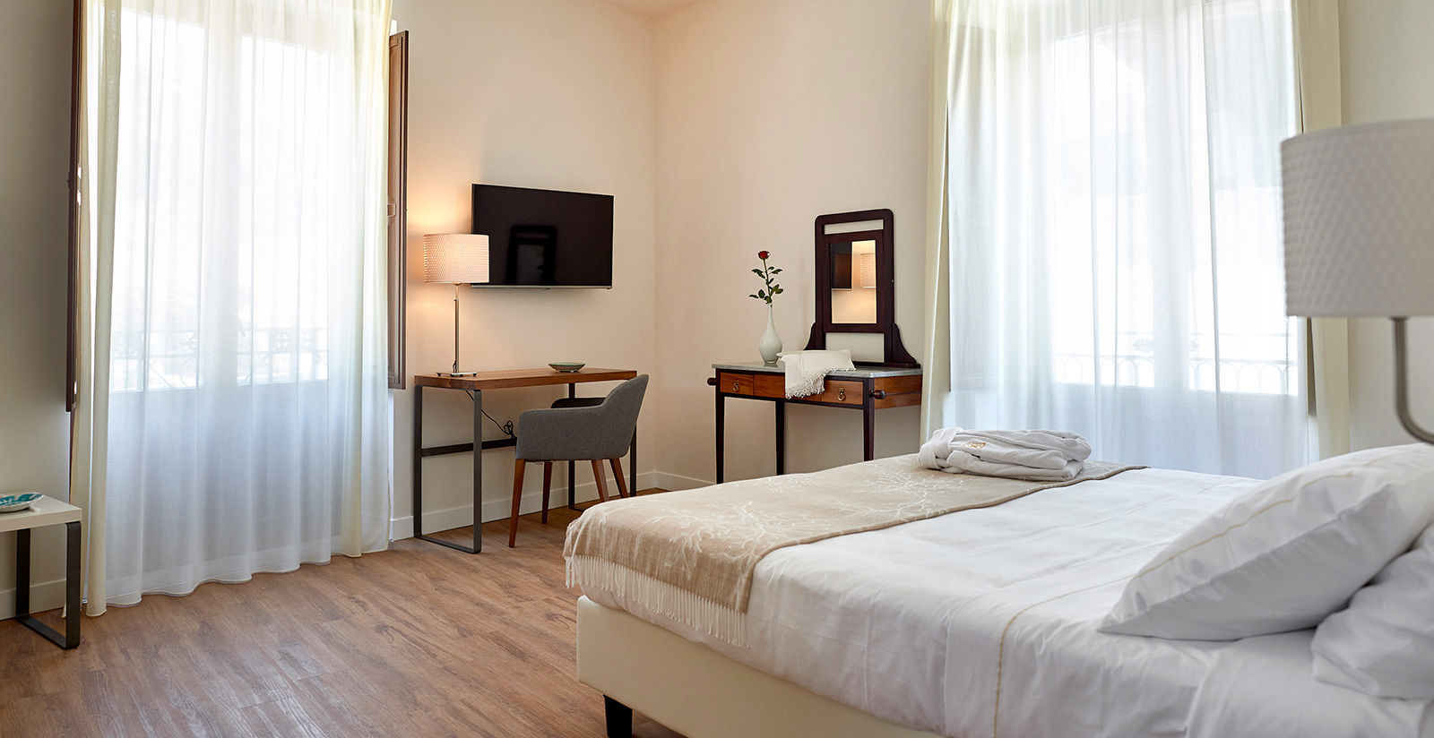 THE ROOMS OF THE BOUTIQUE HOTEL SOPRA LE MURA 6