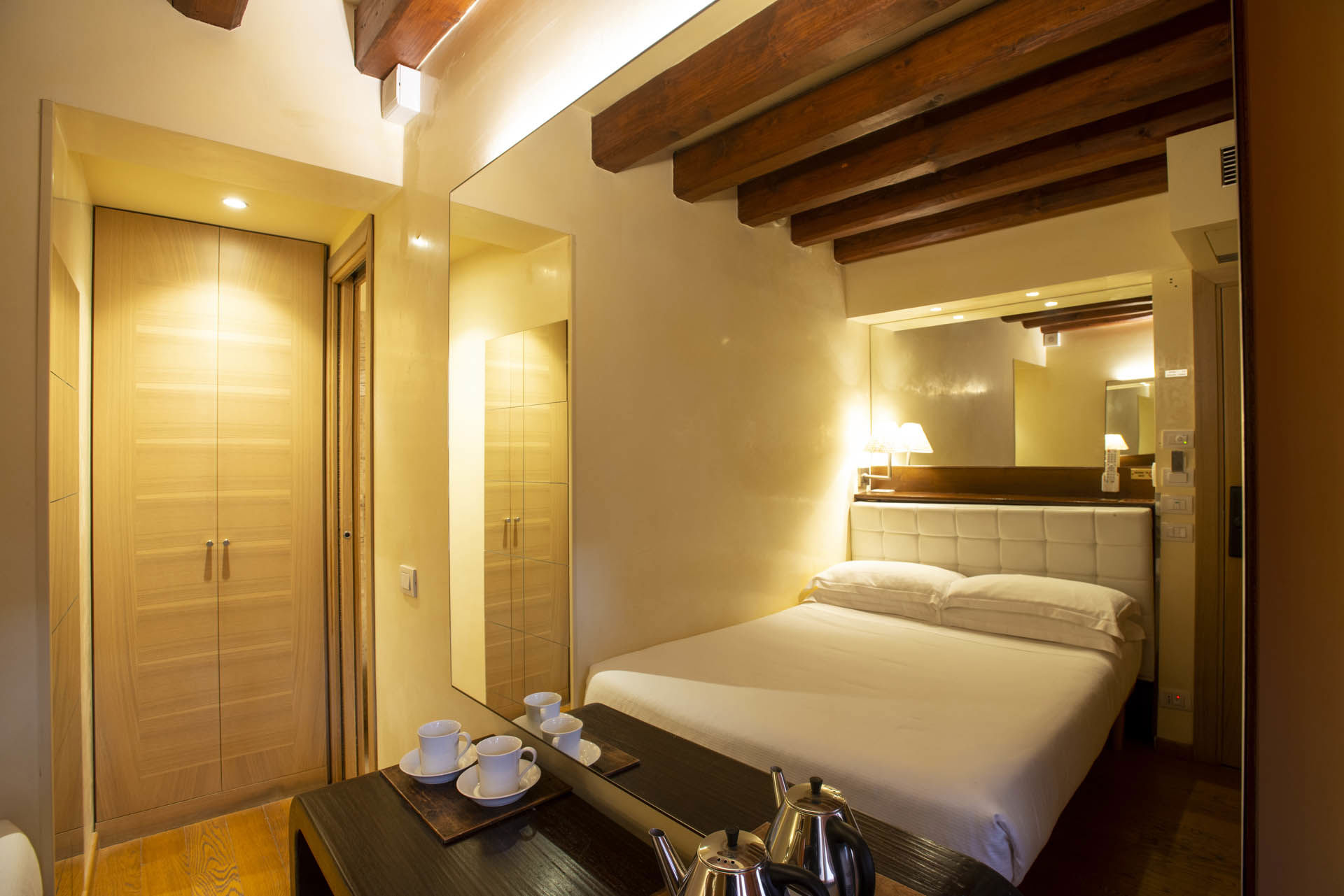 Queen Room 2