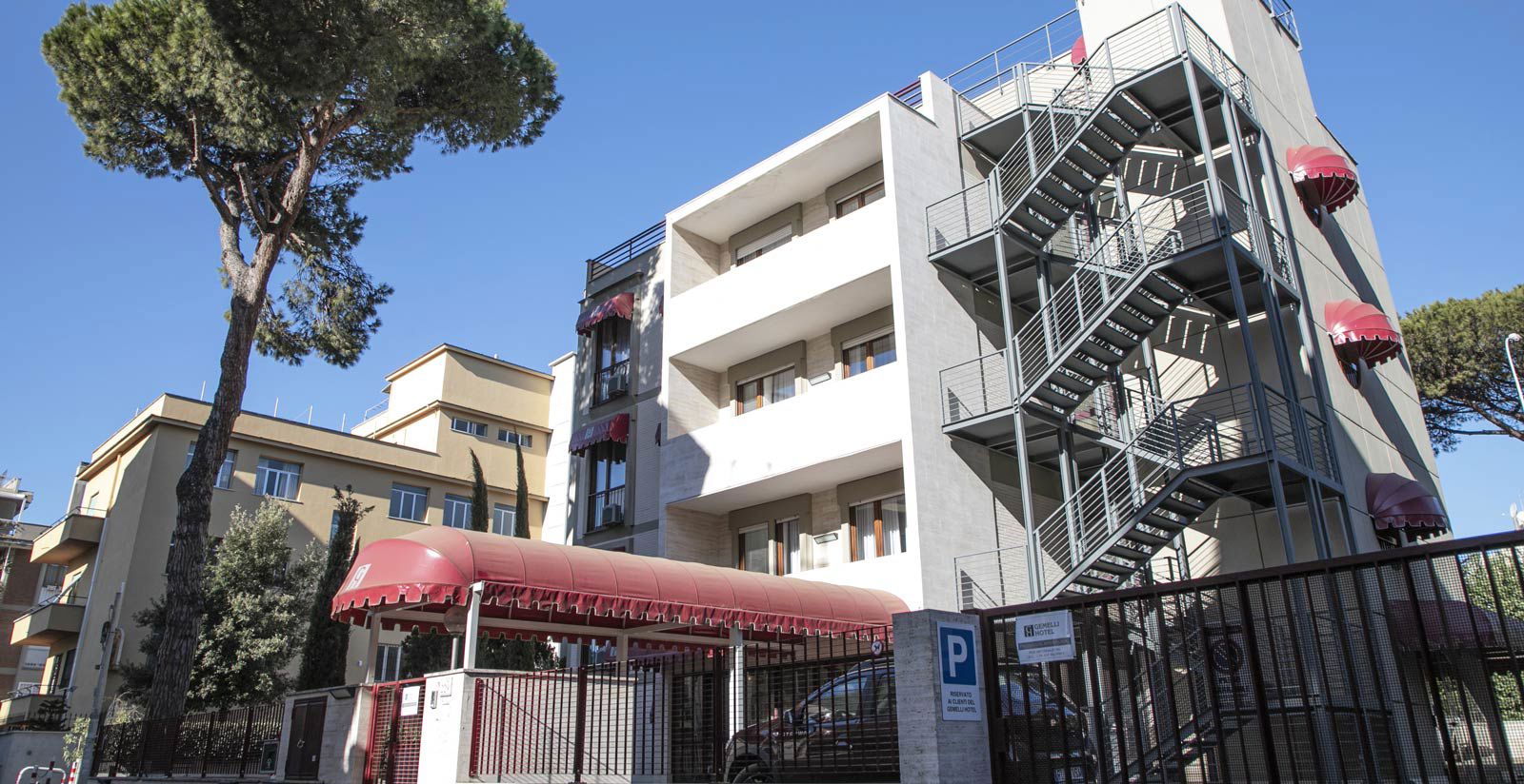 Hotel 4 Hotel 4