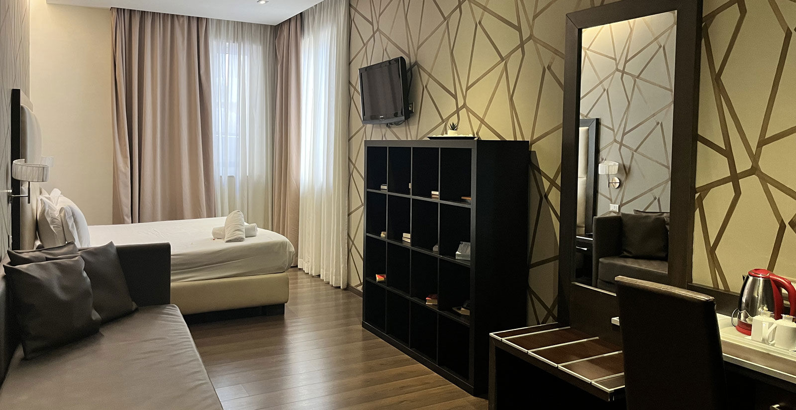 Hotel Catone District - Camera Deluxe  6