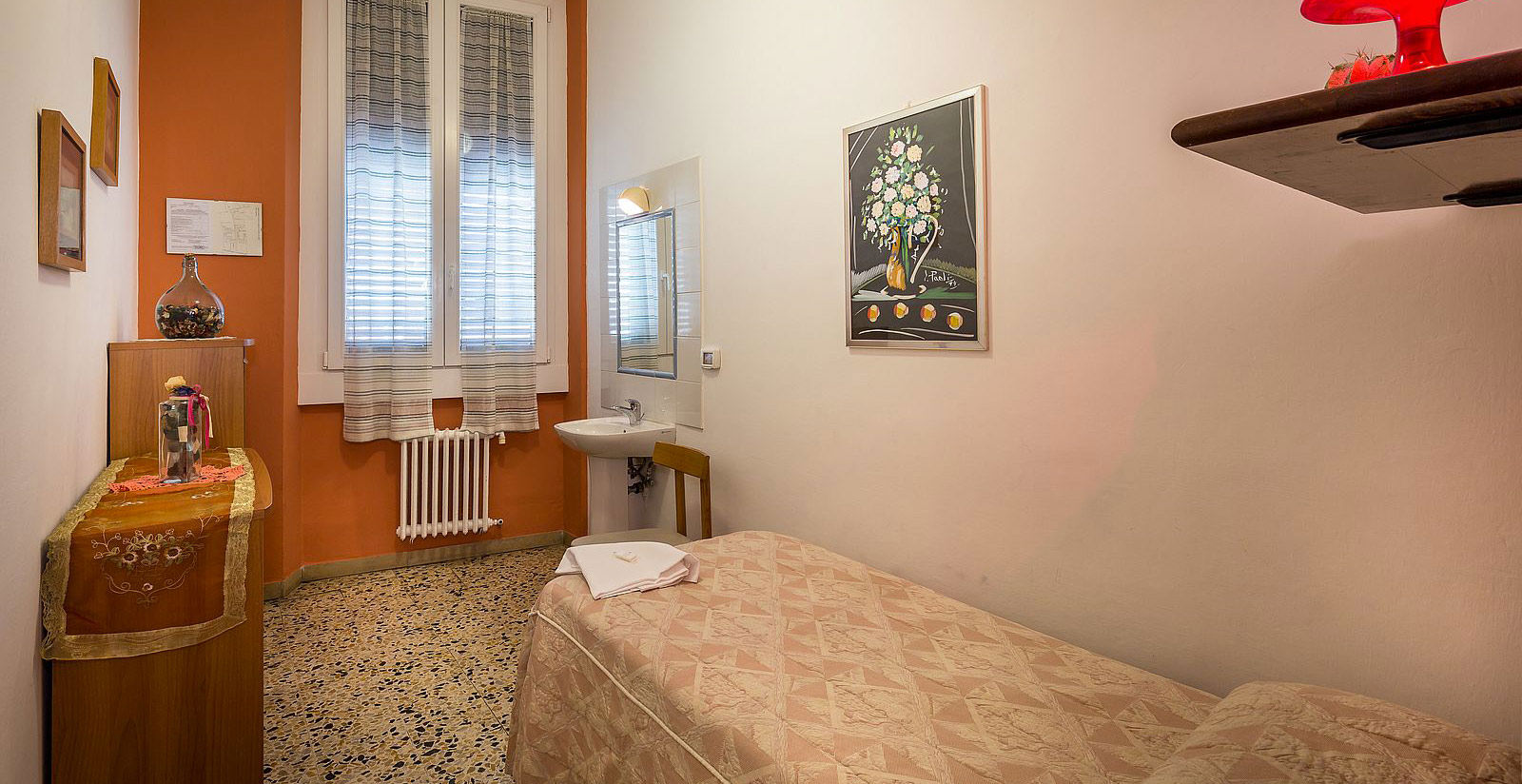 Hotel Ferretti - Single Room with shared bathroom 3