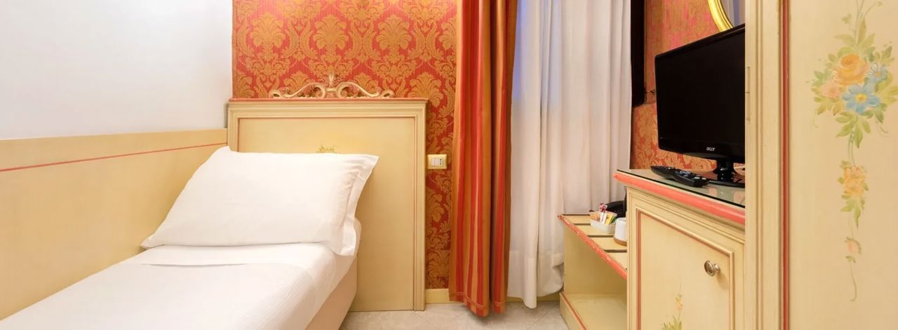 Discover the Classic Single of Hotel San Giorgio in Venice San Marco