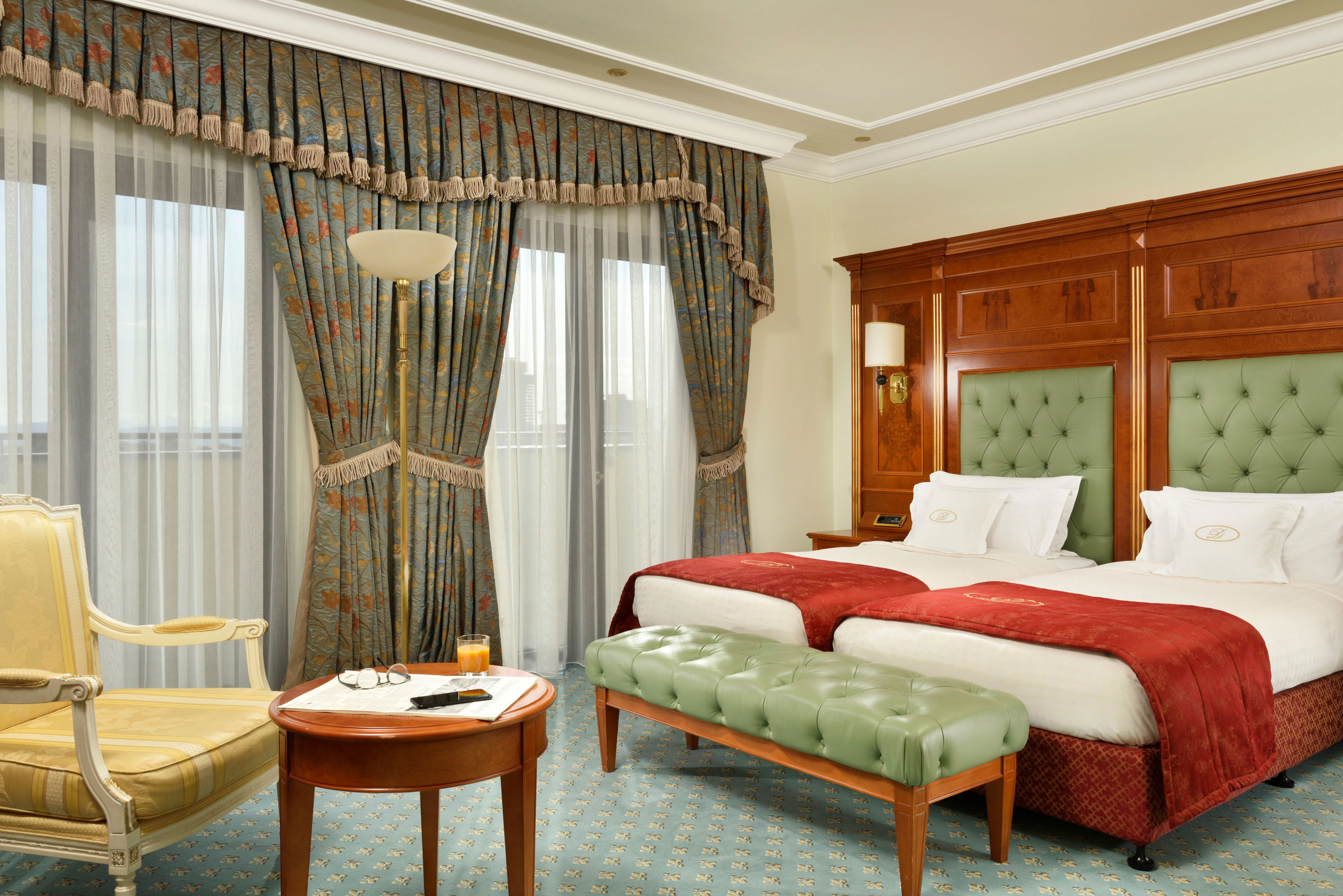 Explore our rooms in stunning 360° and discover every detail before your stay. 11