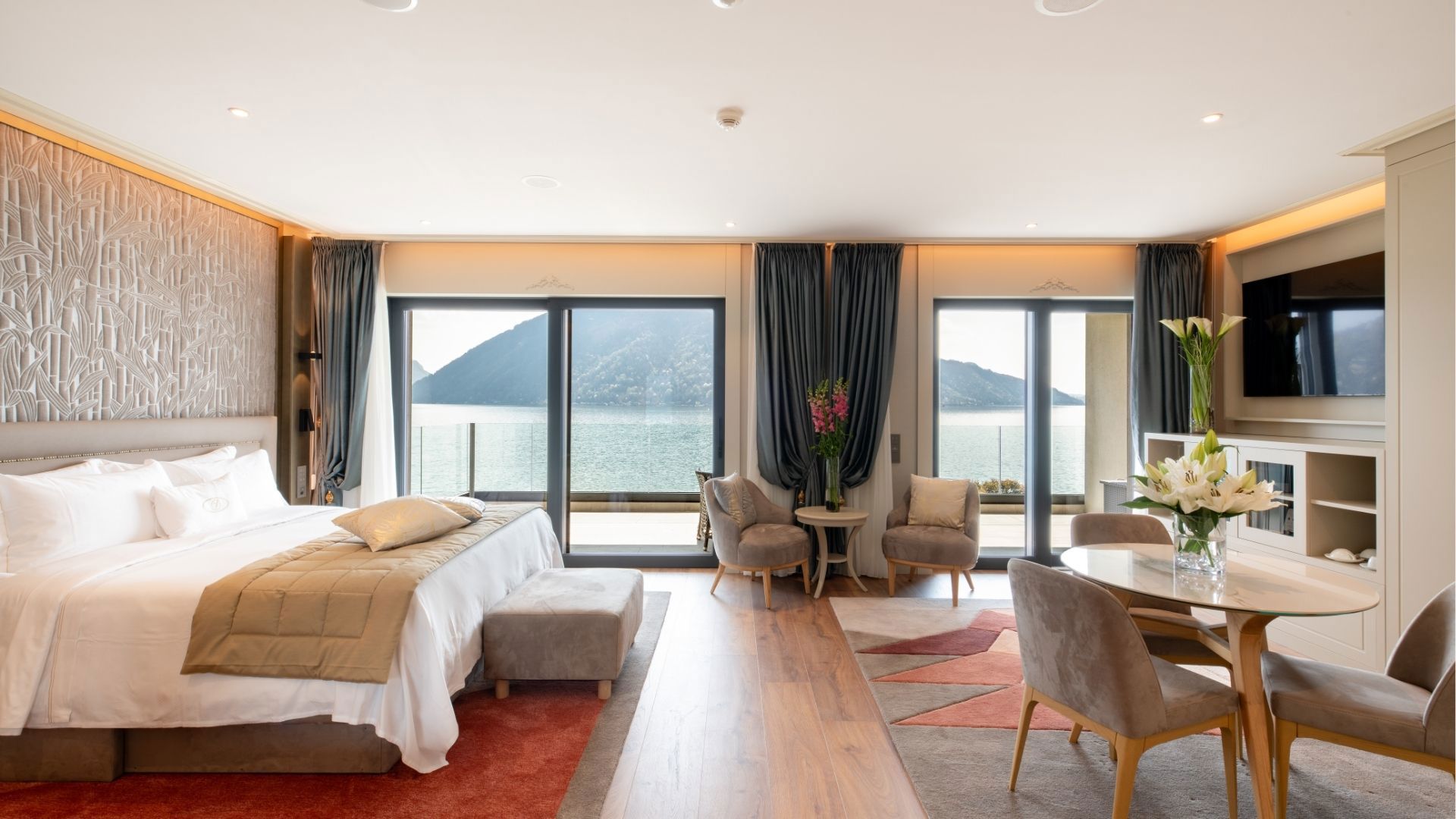 Deluxe Junior Suite 1