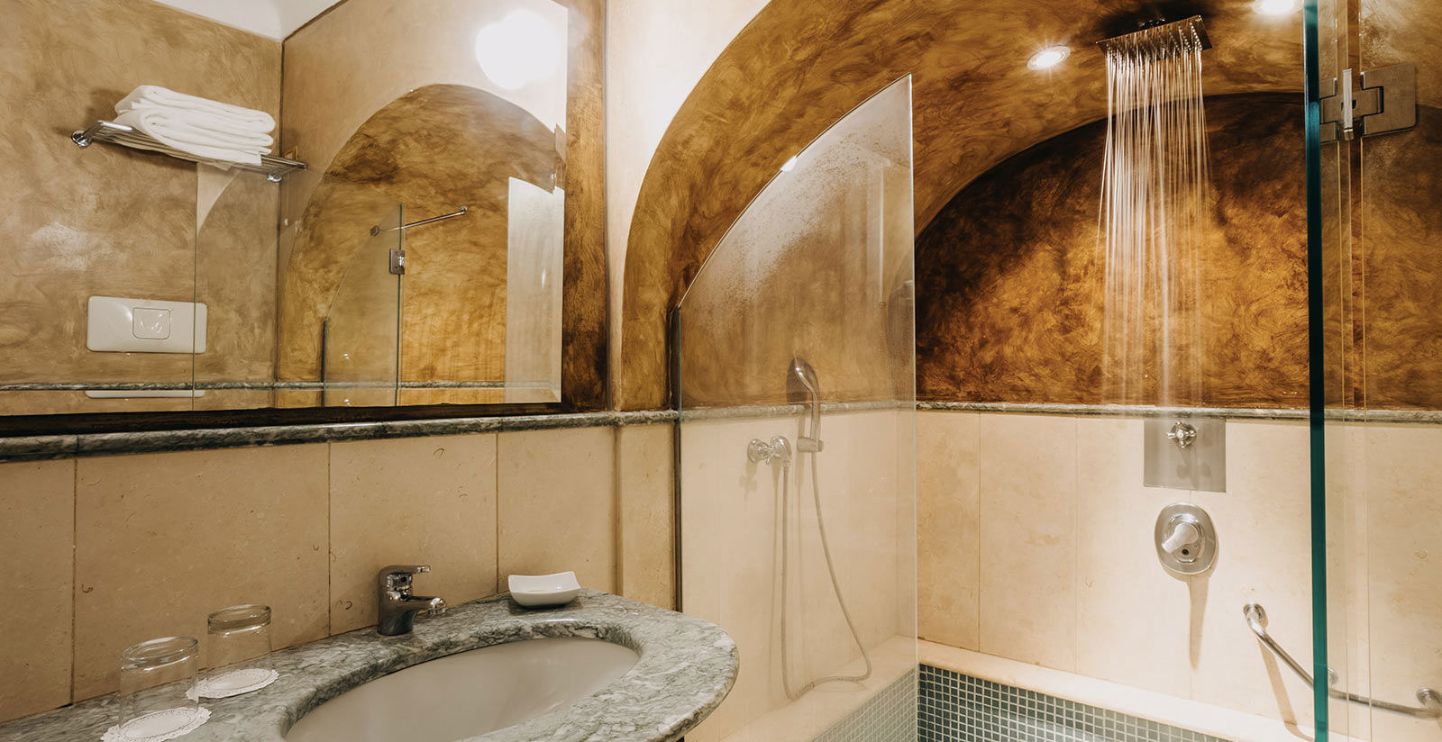 Partenopea classicità e comfort 8