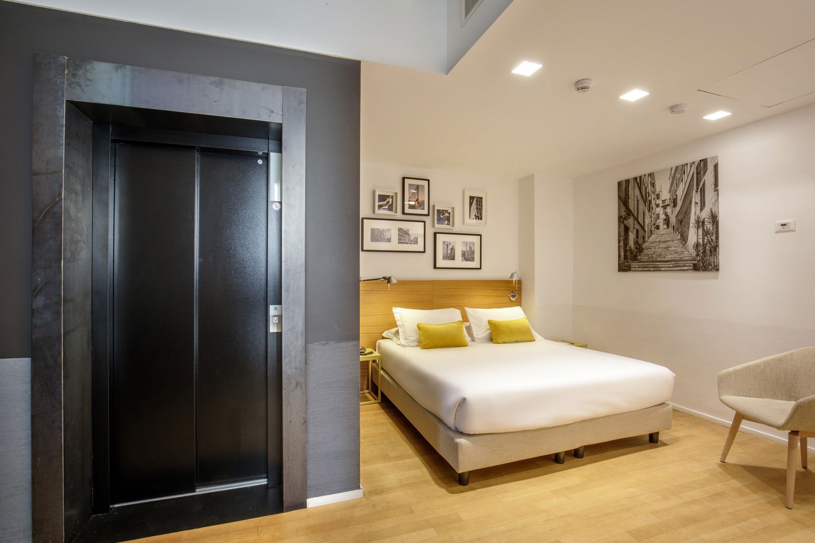 Suite with Panoramic Terrace 6