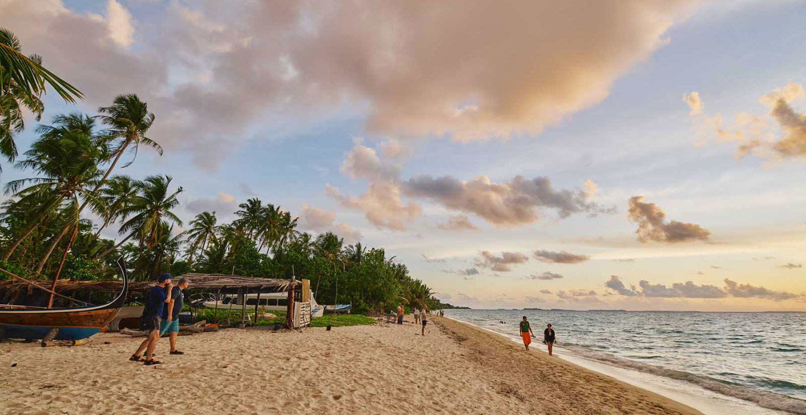 Beach Hotel Dhigurah 3