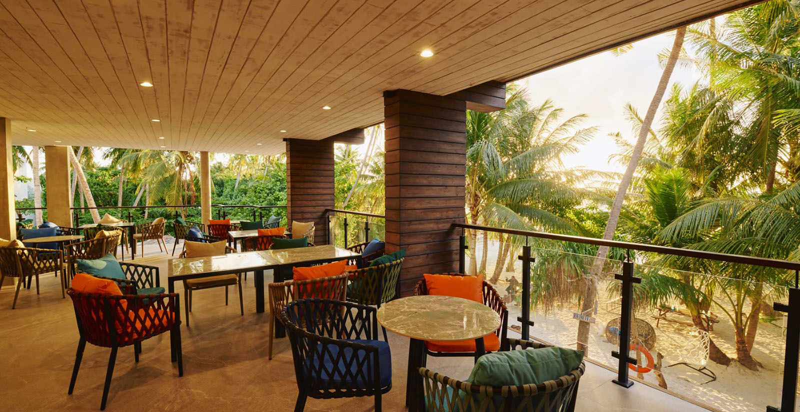 Beach Hotel Dhigurah 6